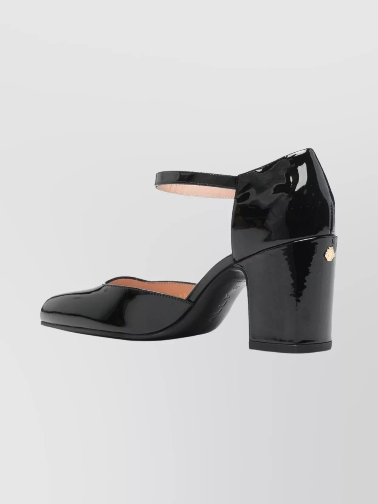 Bally Stylish Block Heel Closed Toe Pumps