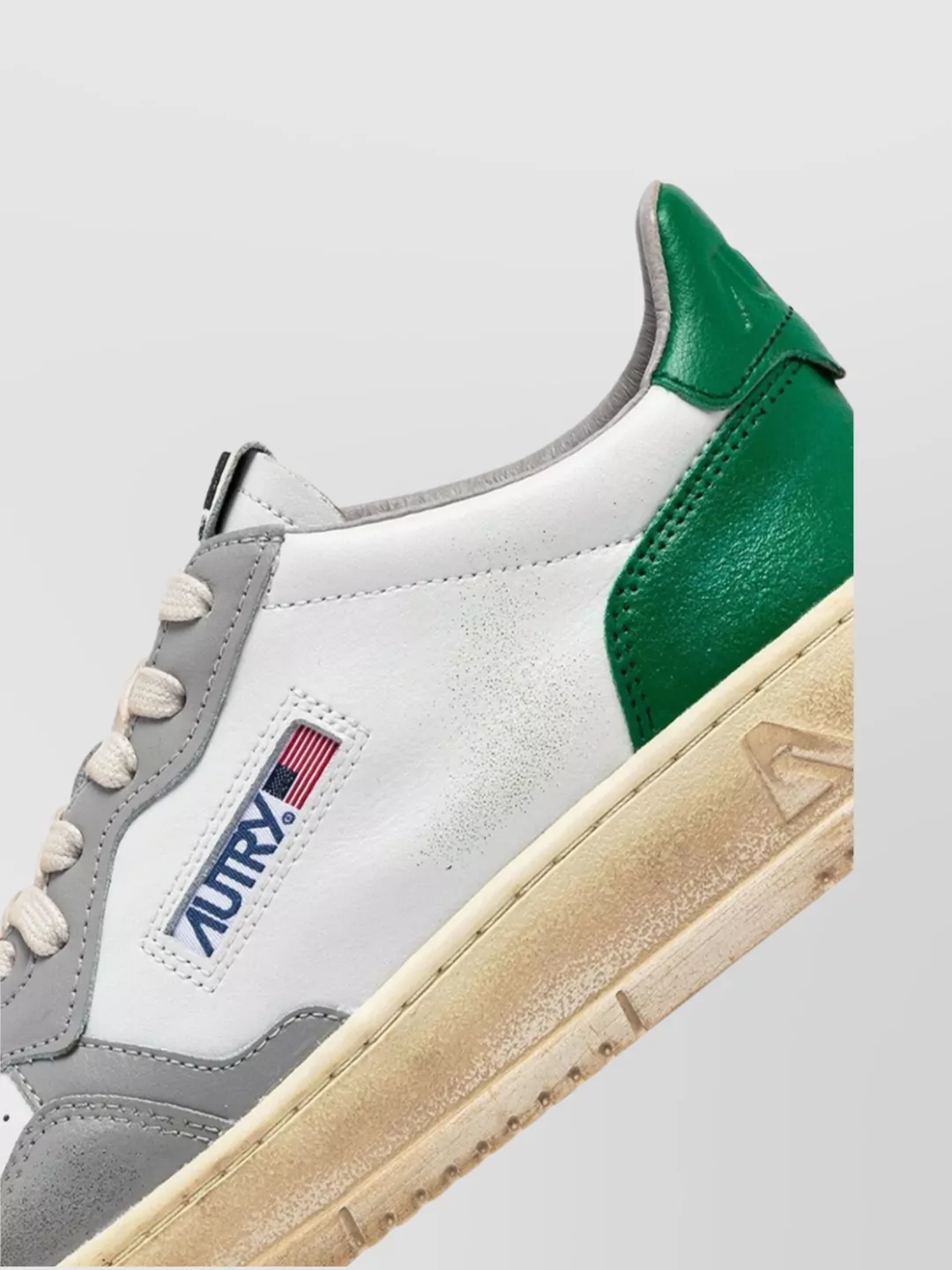 Autry Vintage Low Top Sneakers