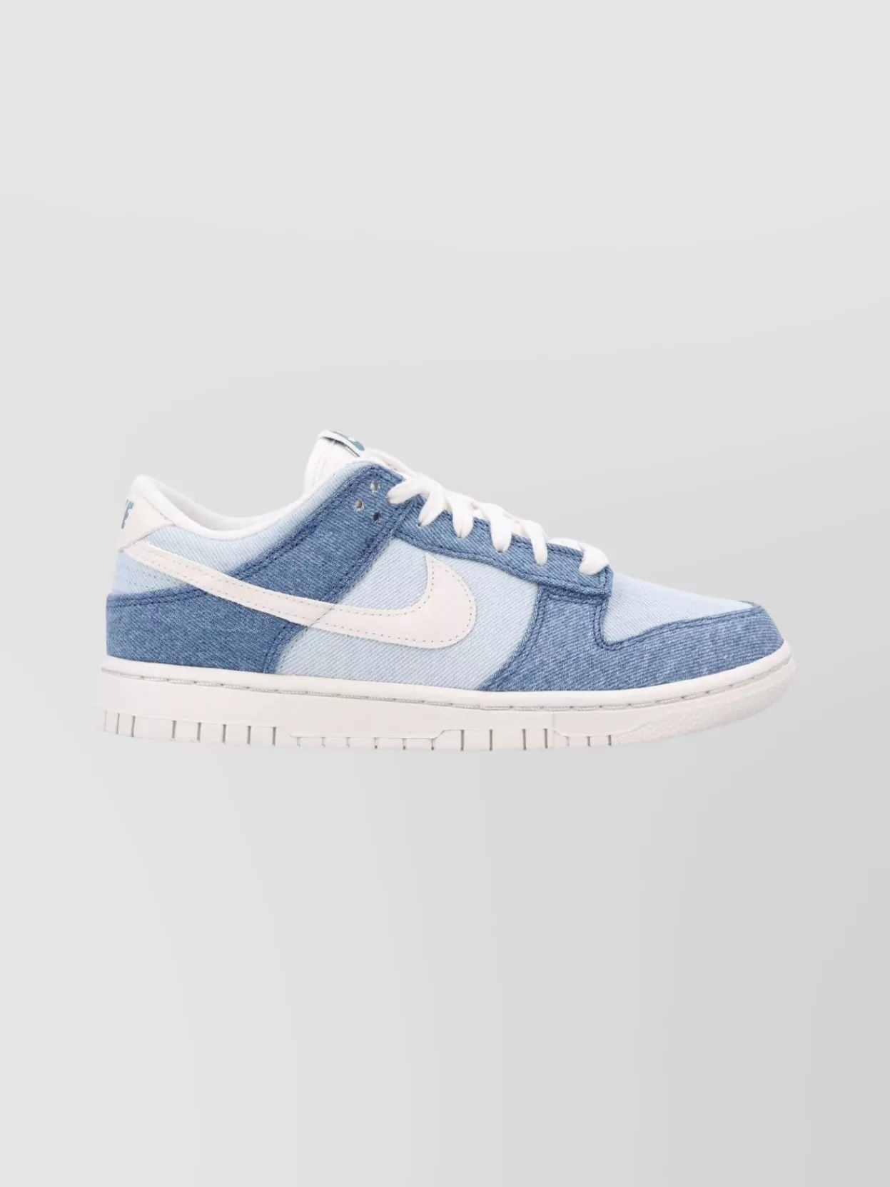 Nike Women's Low-Top Sneakers Rubber Sole