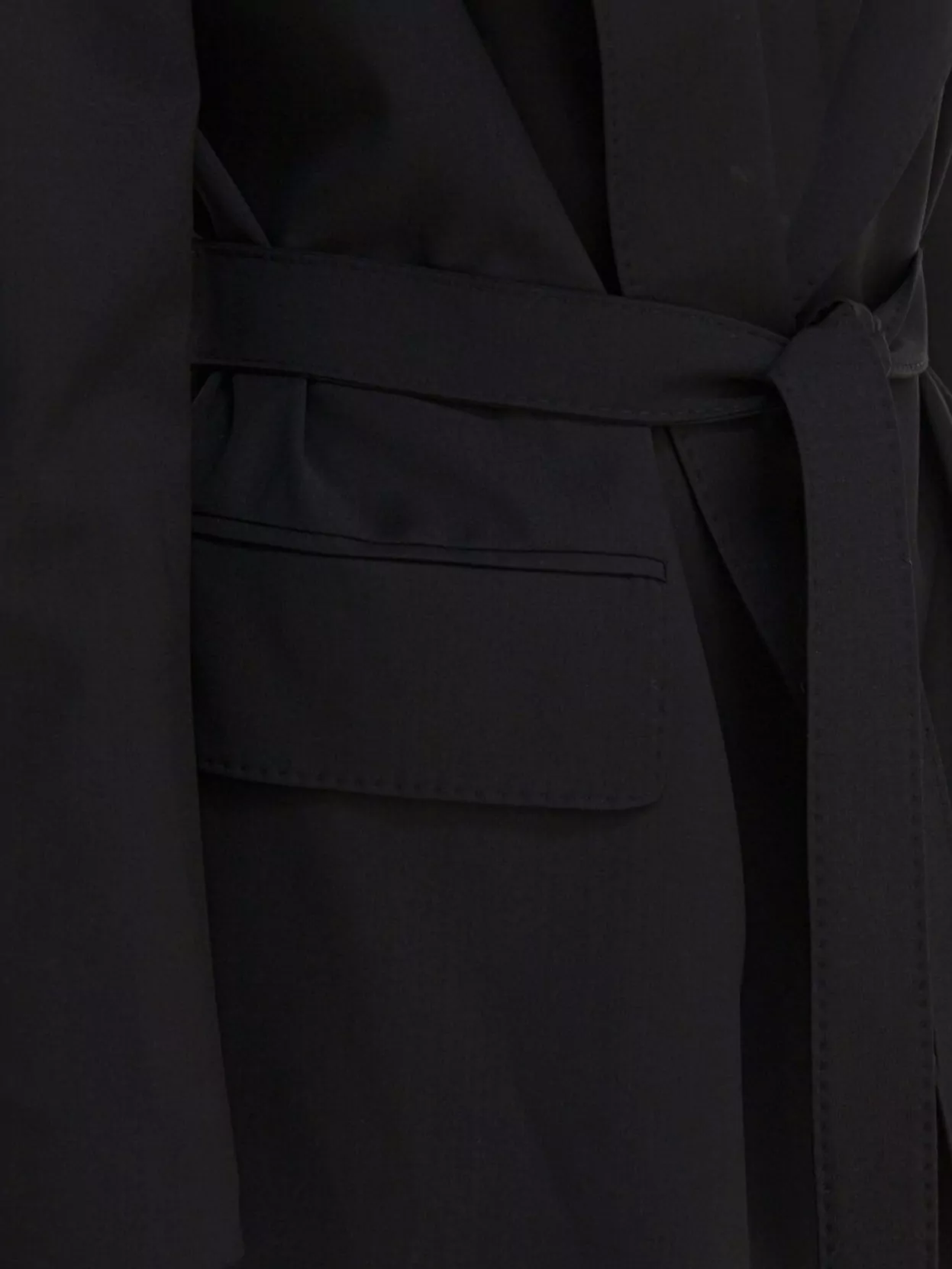 Max Mara Waist Belted Flap Pockets Notched Lapels In Black