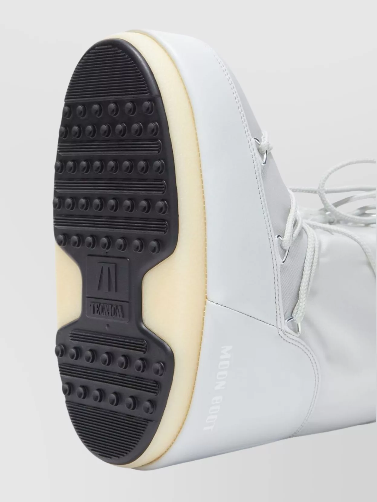 Moon Boot Logo Design Mid-Calf Round Toe Boots