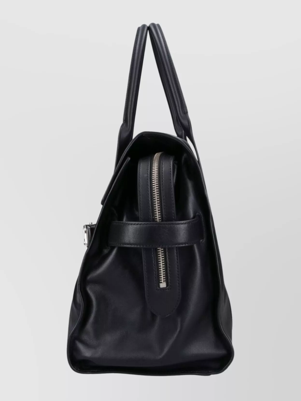 Marc Jacobs Stylish Tote Bag Featuring Buckle Detail