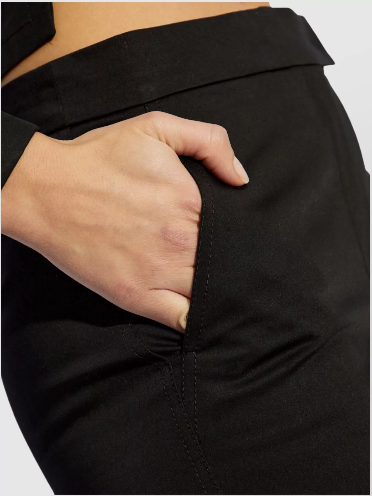 Max Mara Cropped Ankle Trousers Tapered Hem In Black