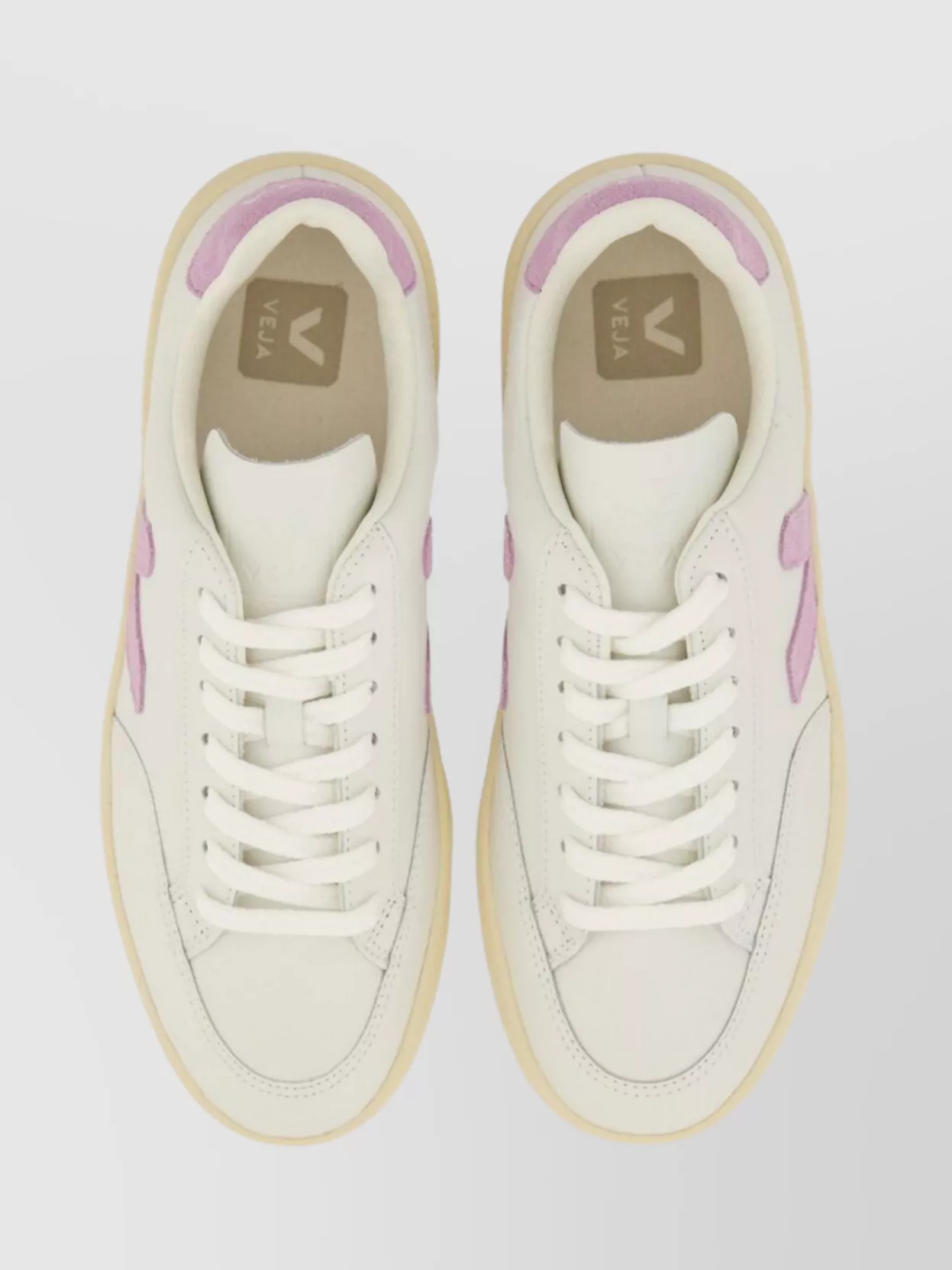 Veja "v-12" Sneakers With Contrast Heel Tab