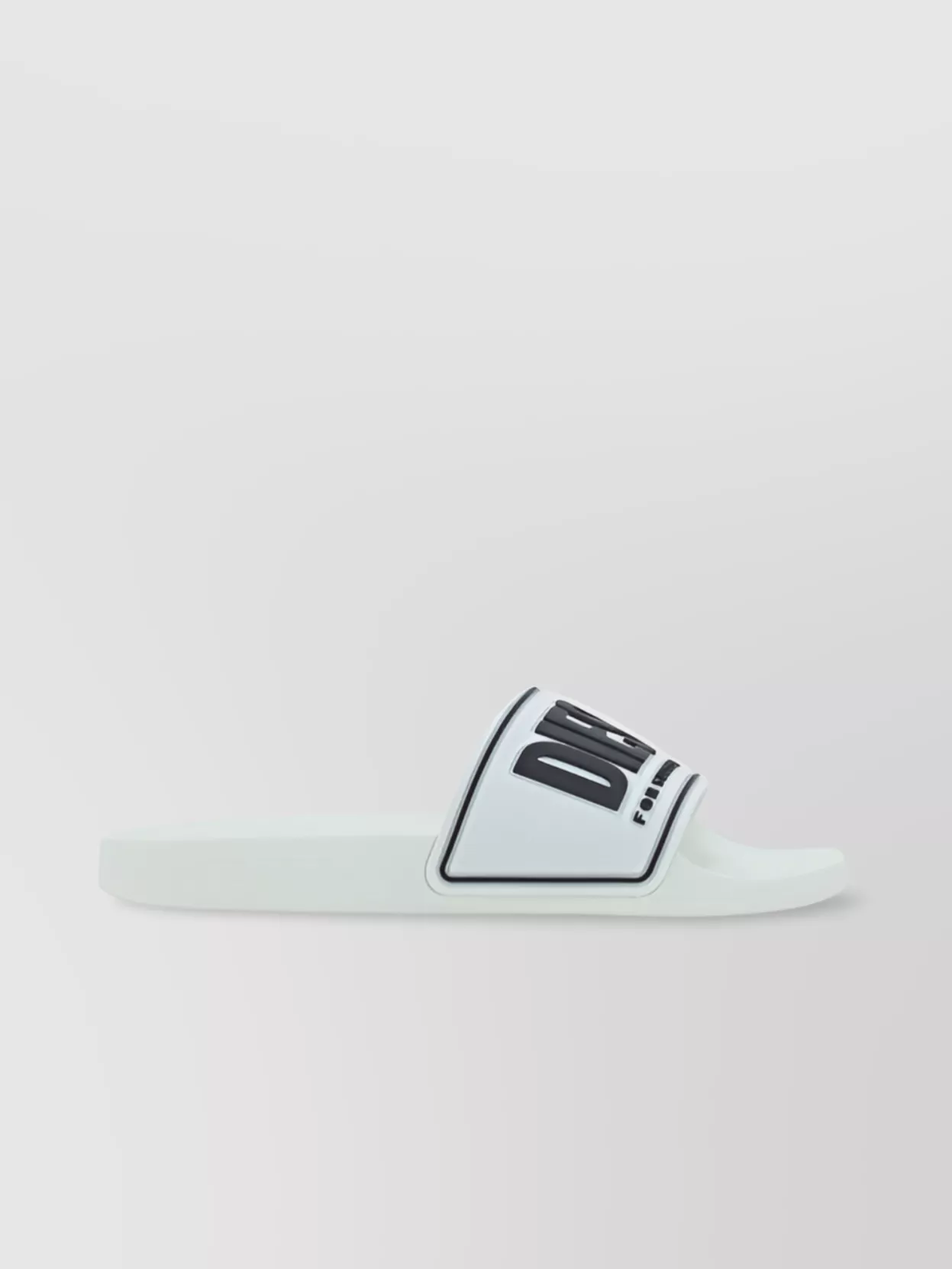 Diesel logo-detail slides