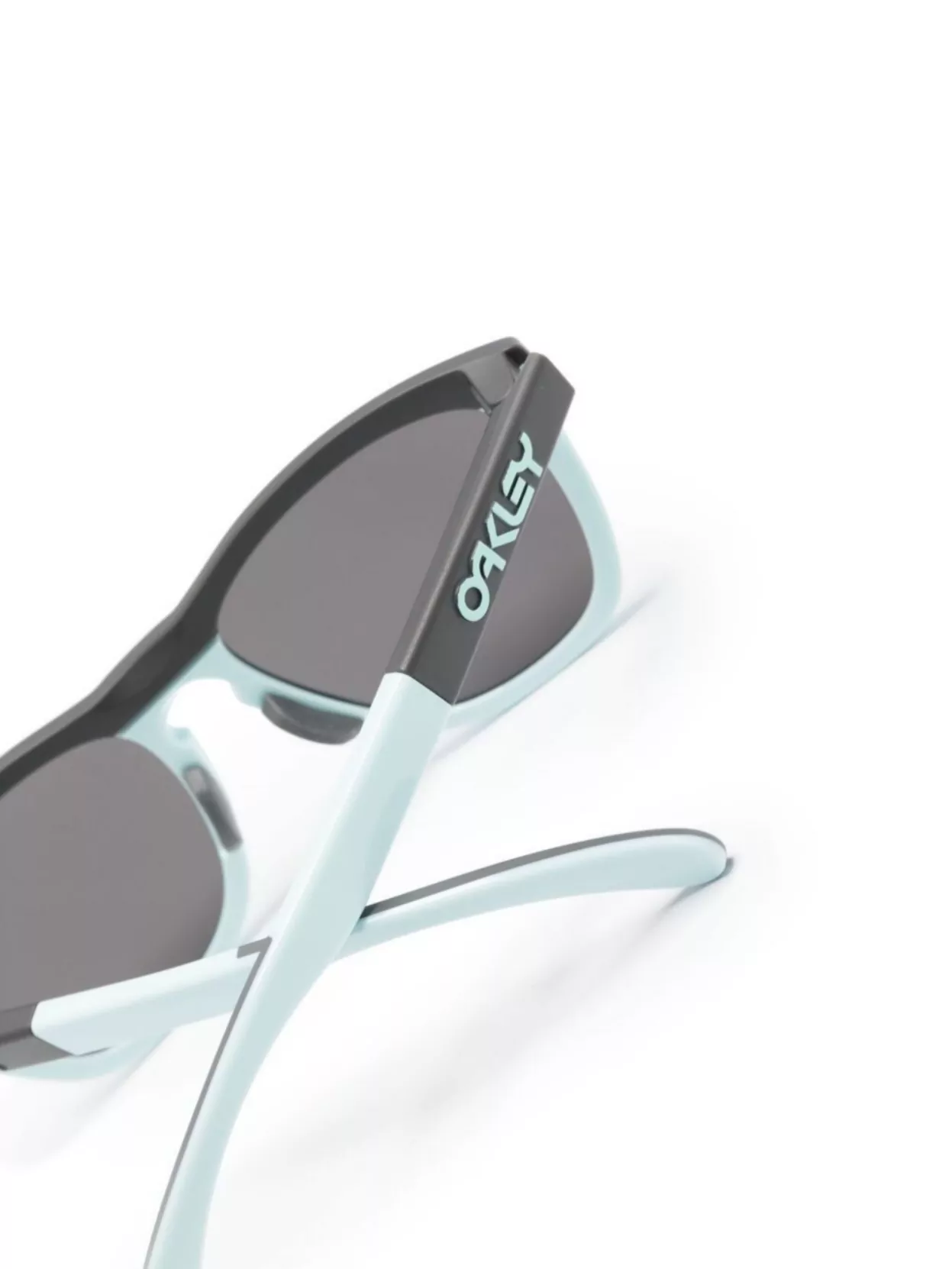 Oakley Curved Temples Two-Tone Frame Sunglasses