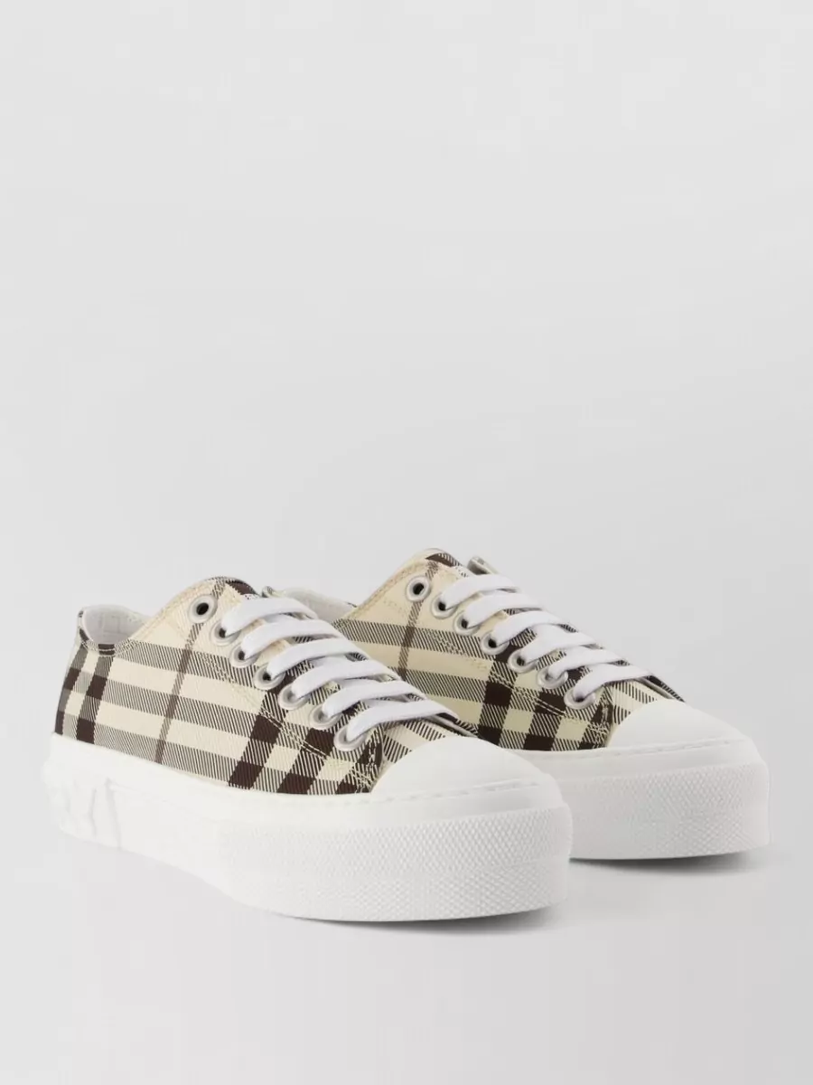 Burberry embroidered low-top sneakers