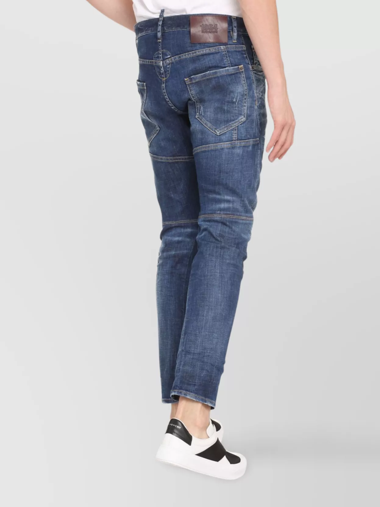 Dsquared2 Stylish Distressed Jeans With Contrast Stitching In Blue