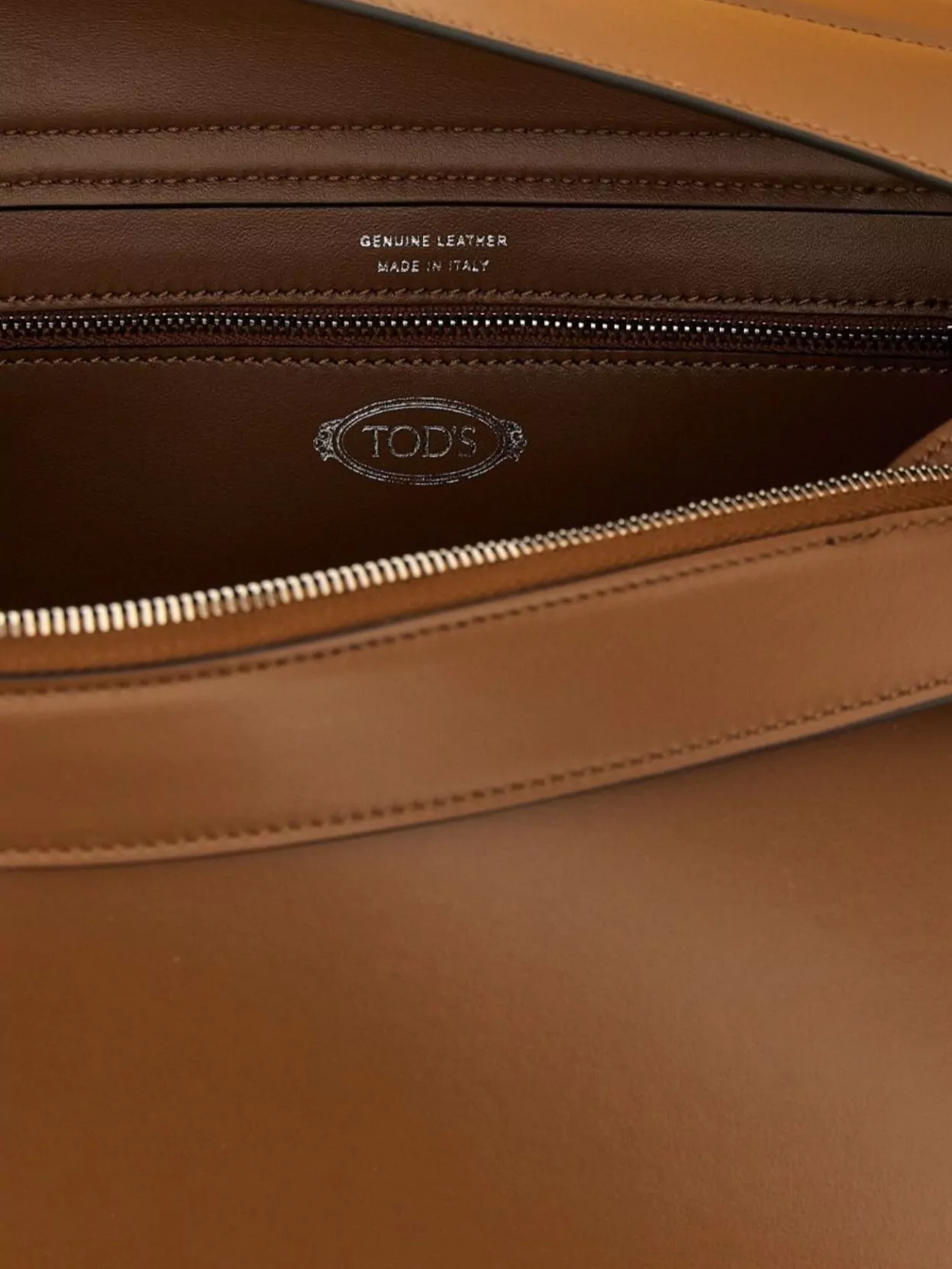 Tod's Medium Shoulder Bag Structured Shape