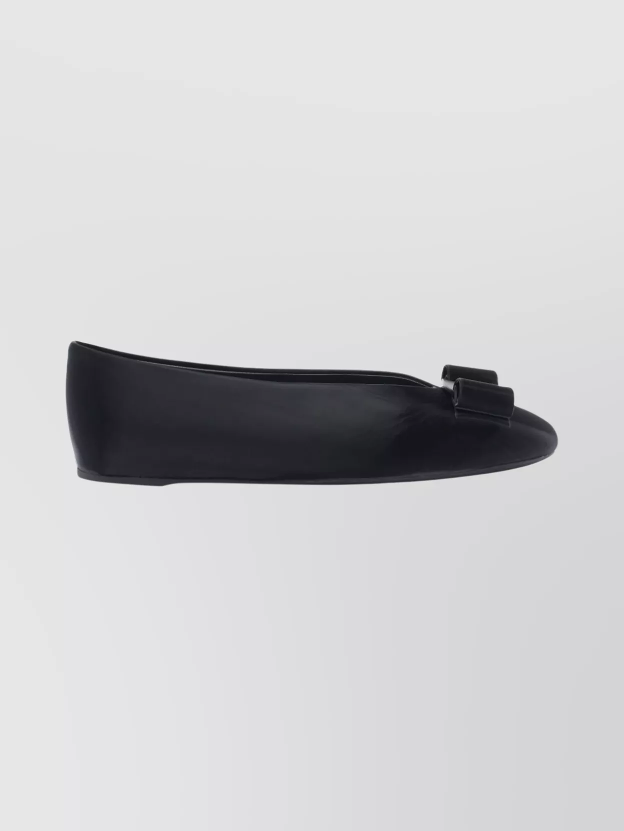 Ferragamo Leather Ballet Flats With Round Toe Design