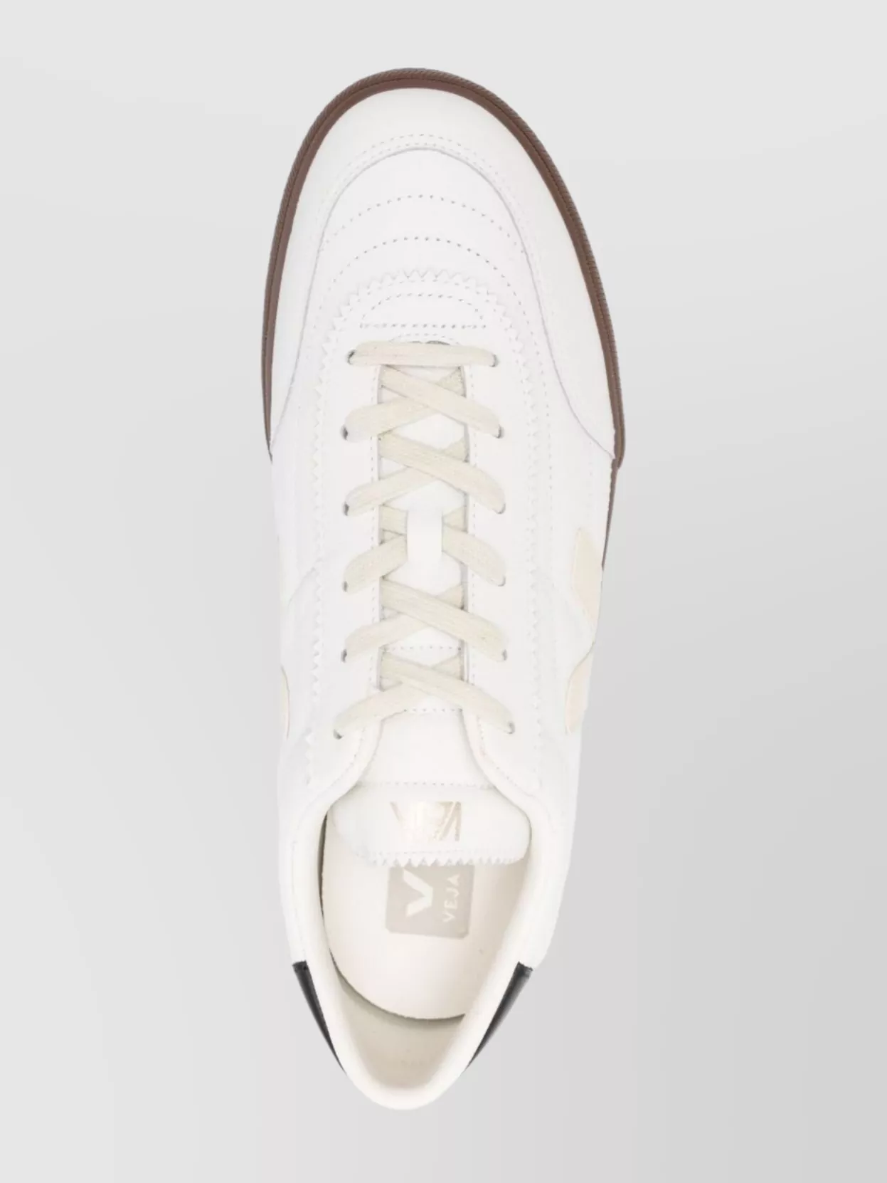 Veja Low Top Sneakers With Contrast Heel Tab