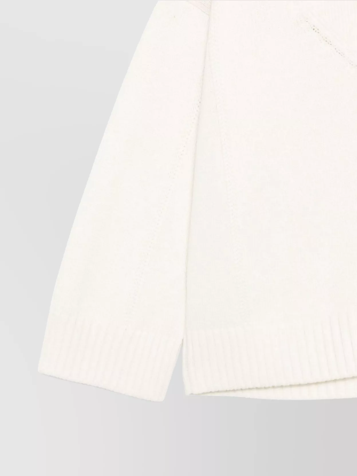 Malo V-Neck Knit Sweater With Ribbed Cuffs And Hem