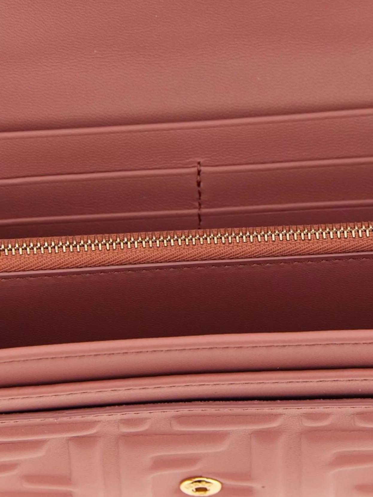 Fendi Chain Strap Wallet Gold-tone Hardware