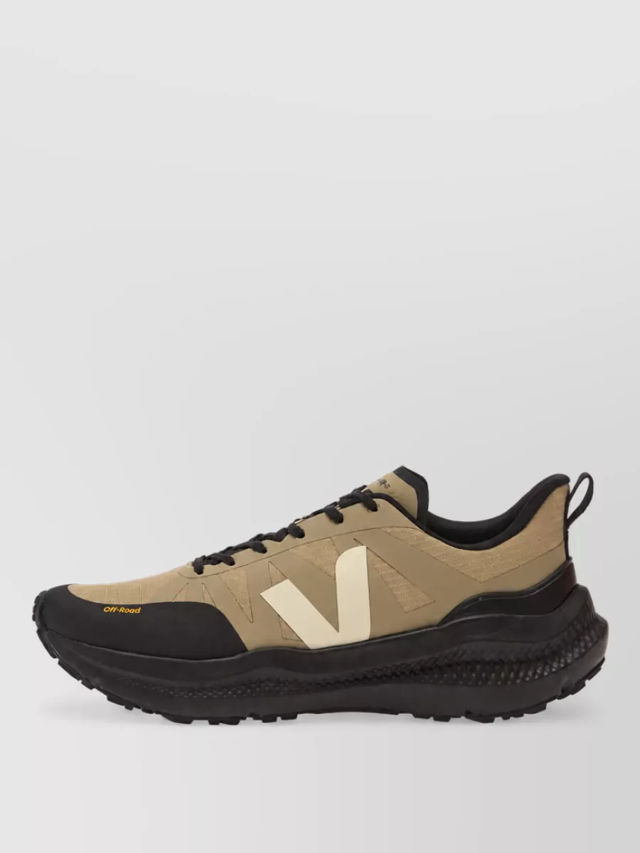 Veja Low-Top Sneakers