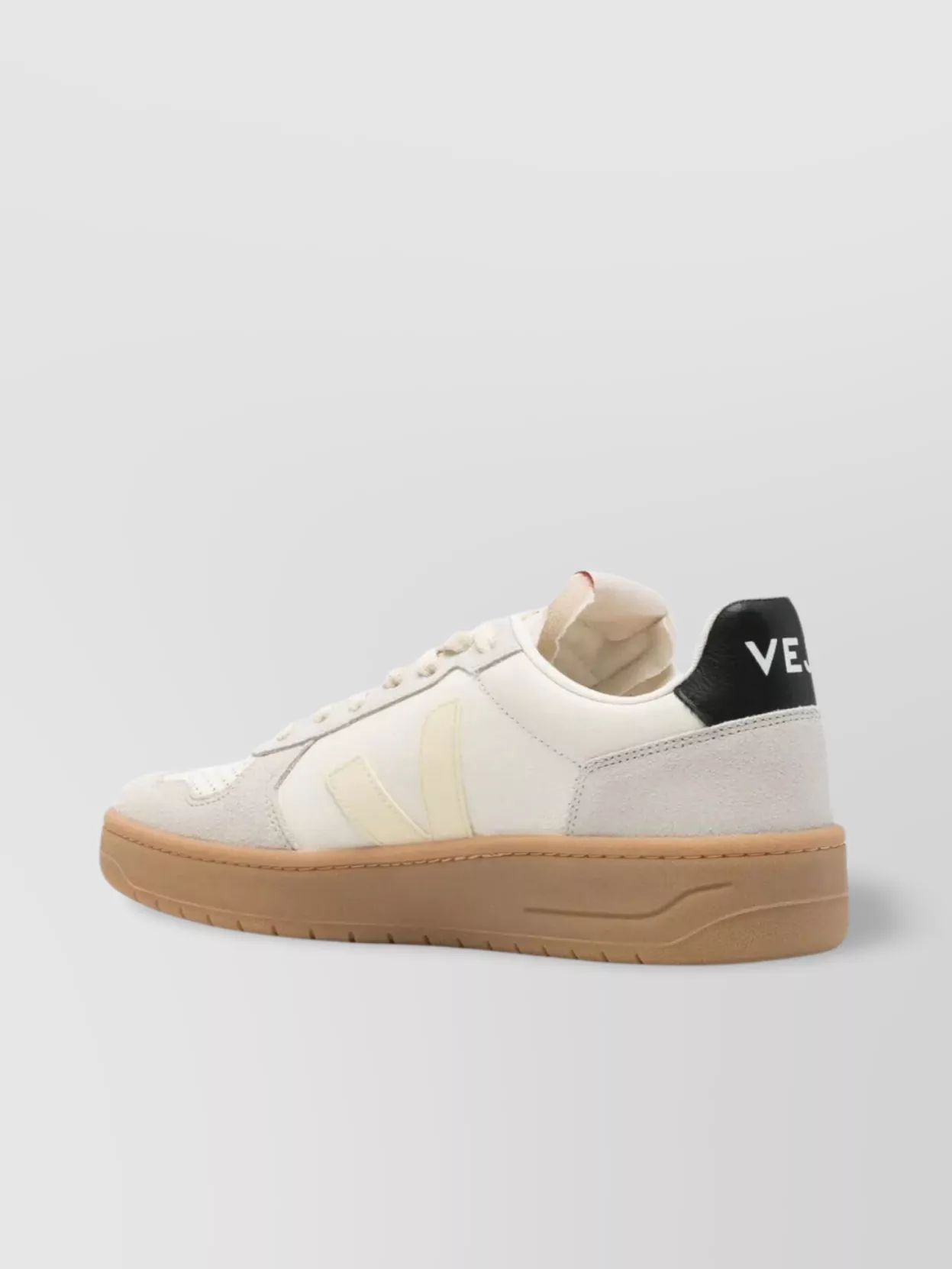 Veja Sneakers Grained Leather Contrast Heel