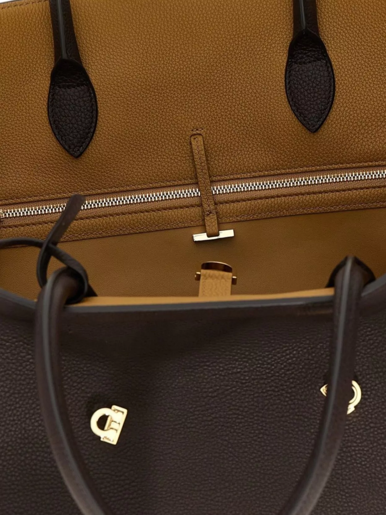 Ferragamo 'Embrace M' Tote Bag