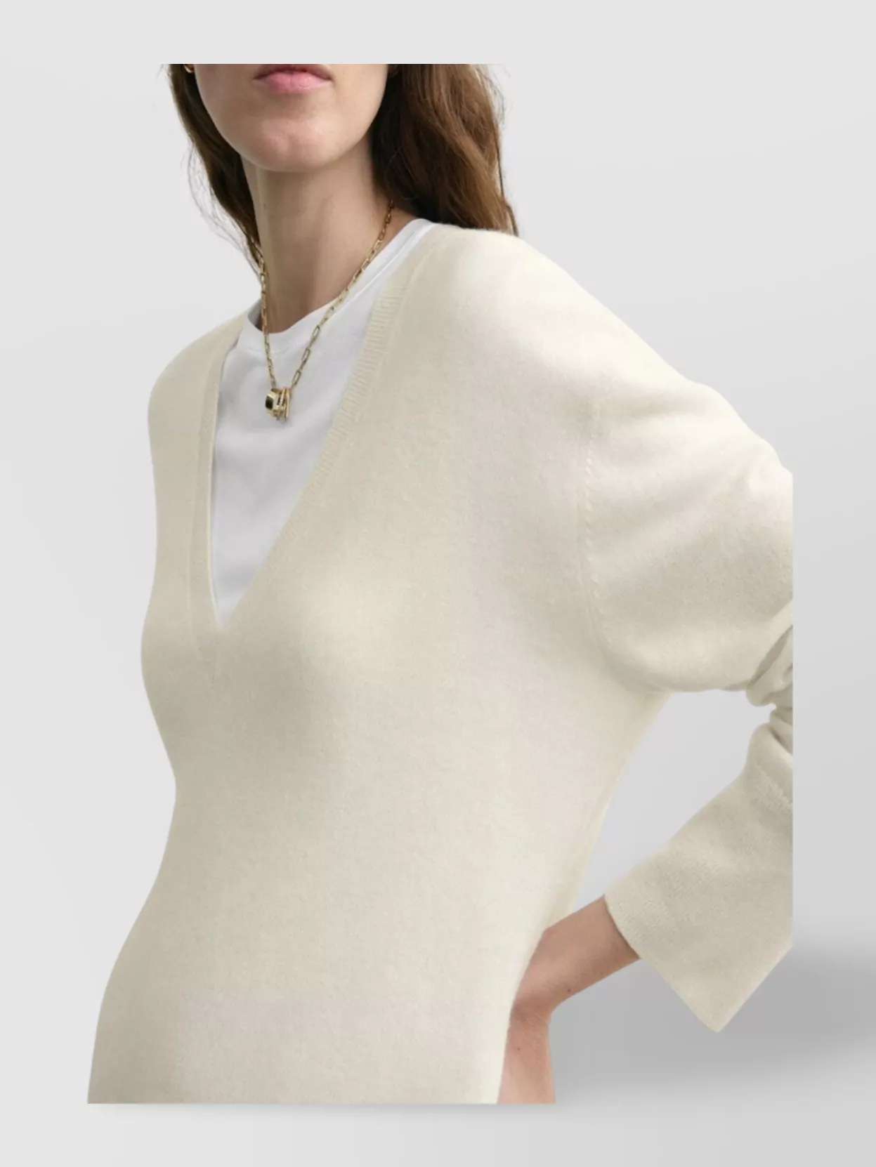 Totême Soft Cashmere V-Neck Sweater With Long Sleeves
