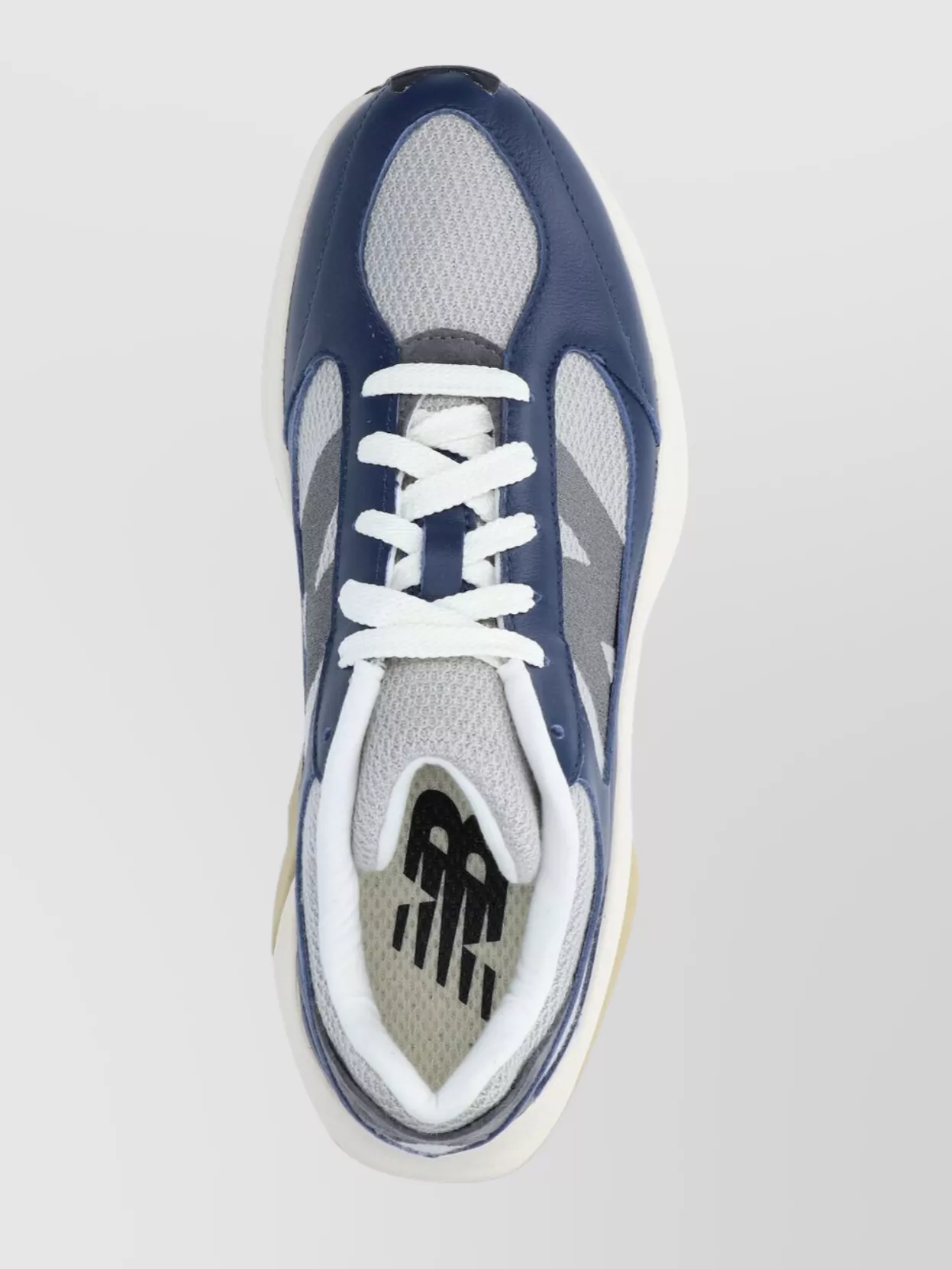 New Balance Low Top Sneakers Contrast Sole In Grey