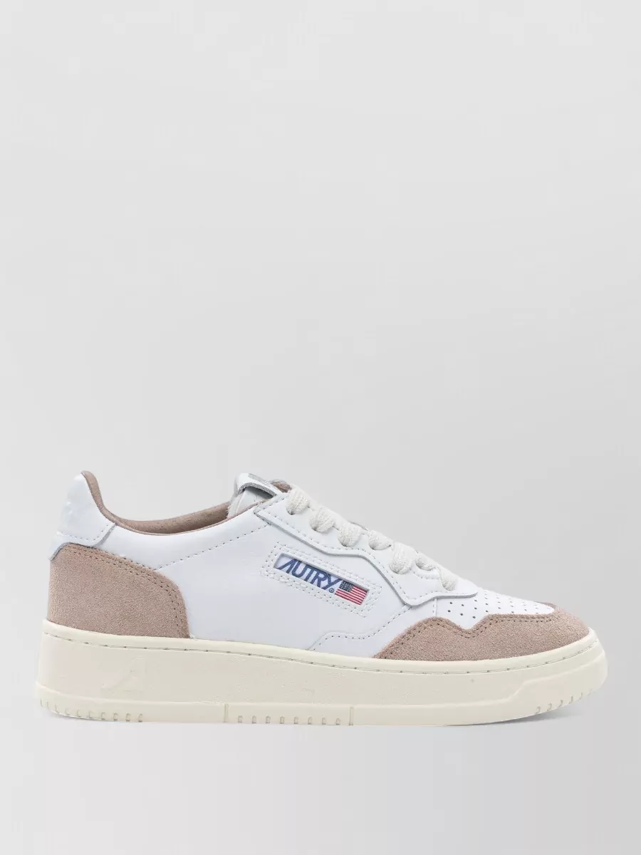 Autry Leather Medalist Low Sneakers