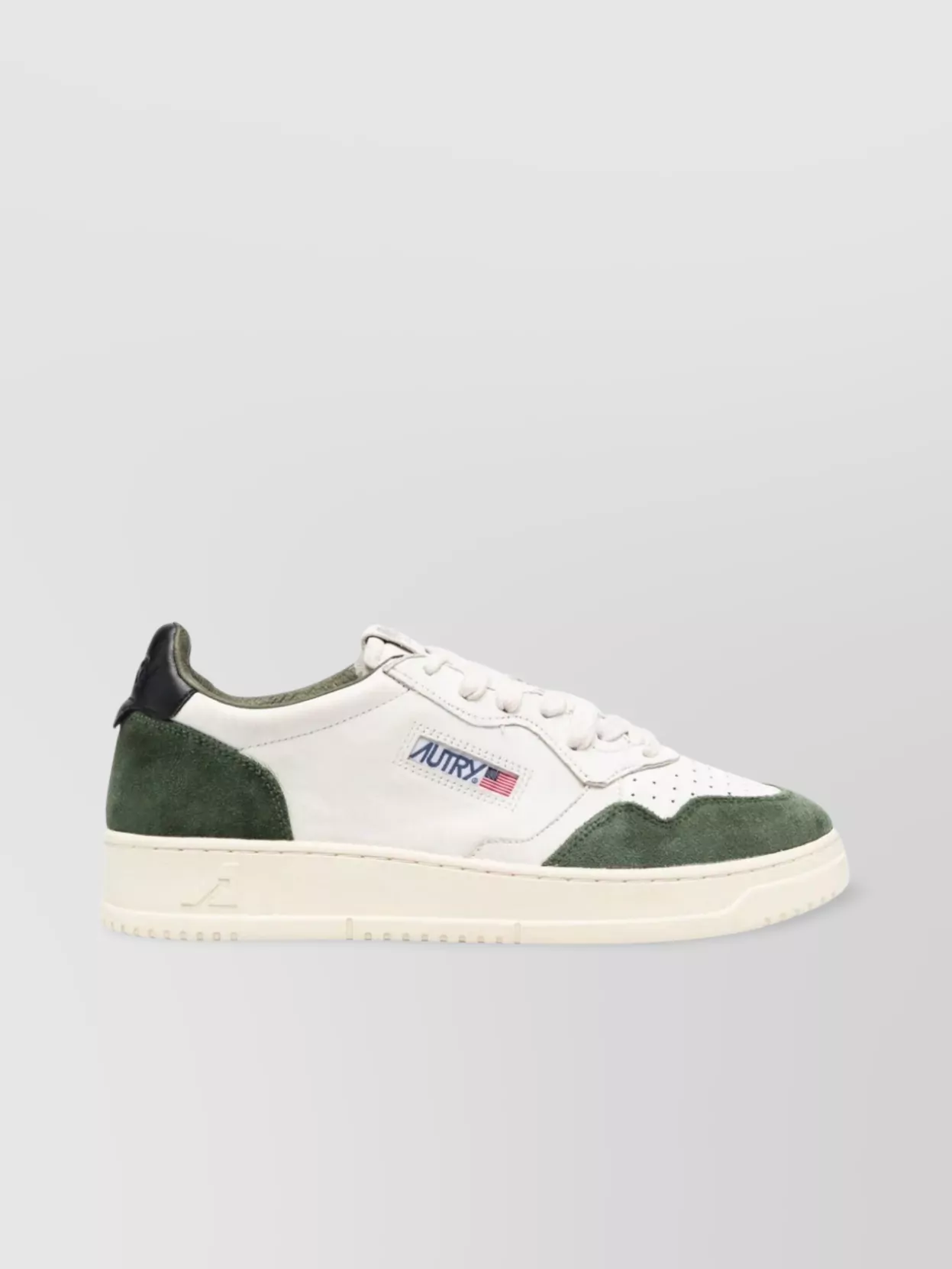 Autry Medalist Sneakers In White