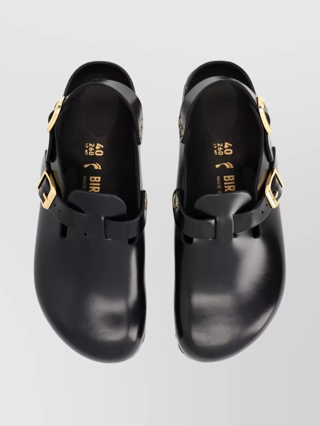 Birkenstock Stylish Sandals Featuring Buckle Accents