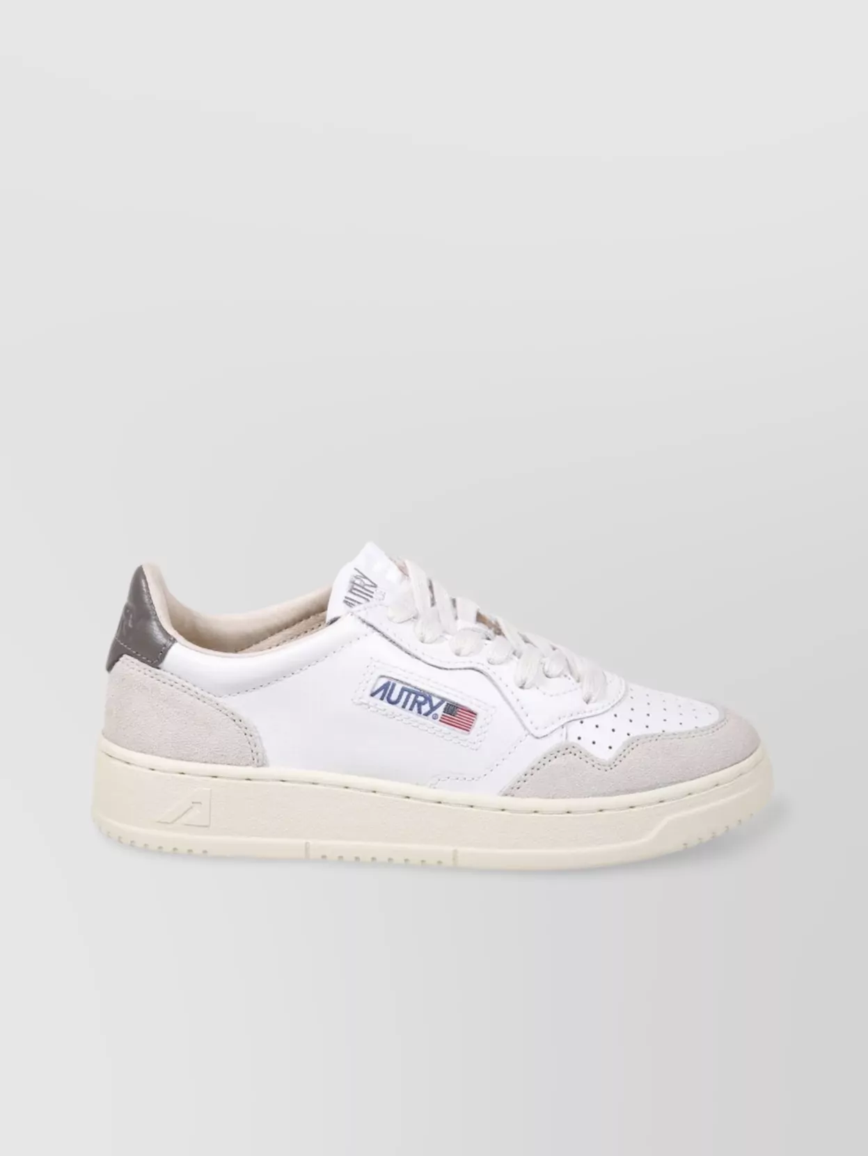 Autry Low Sneaker With Contrast Heel Tab