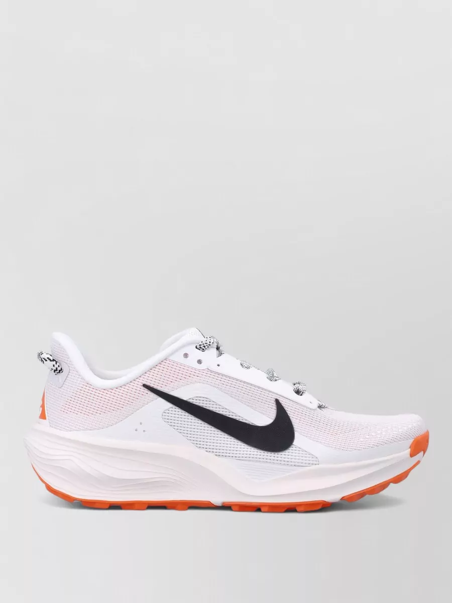 Nike Low-Top Sneakers