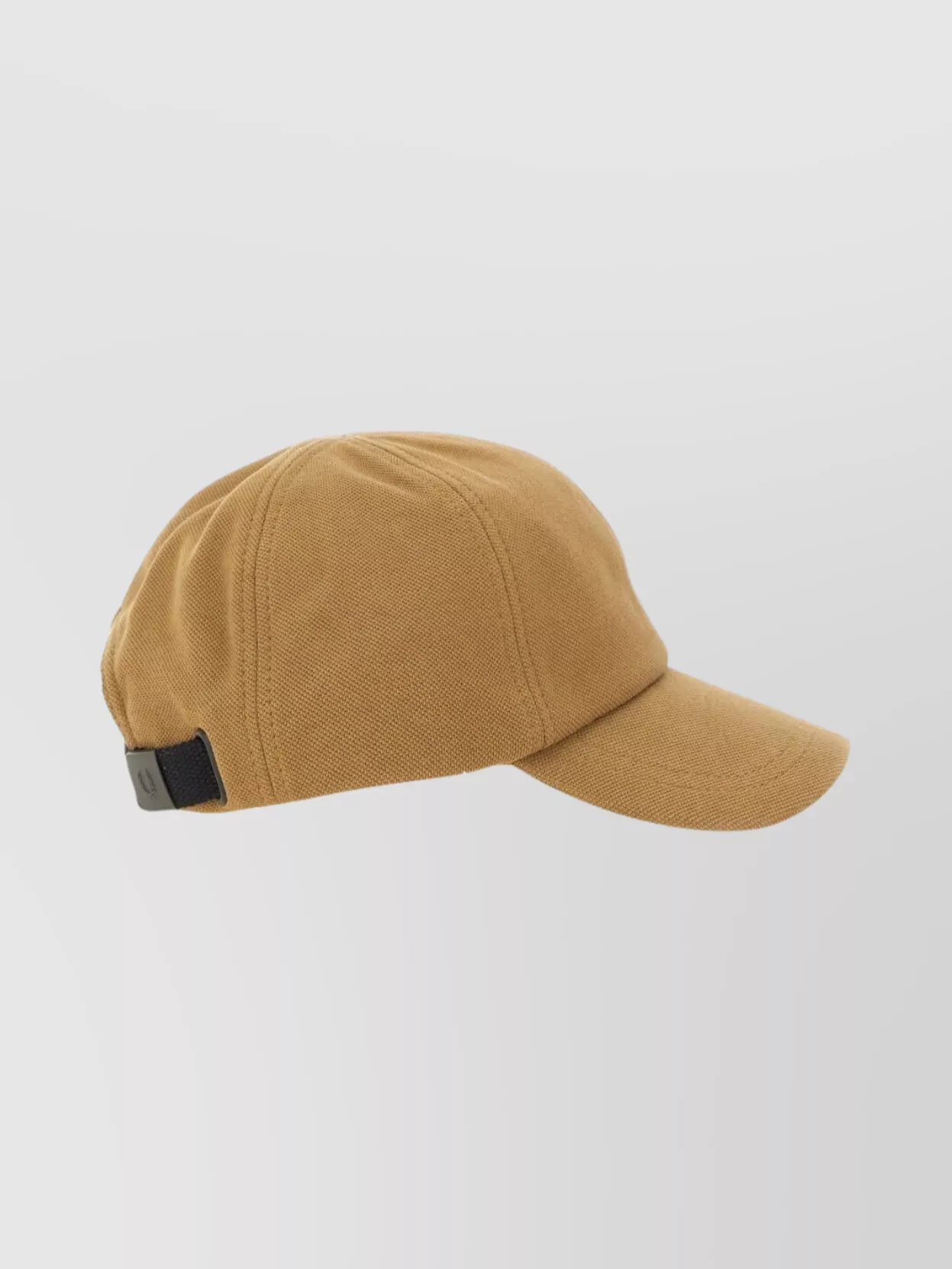 Fred Perry Stylish Hat With Curved Brim Design