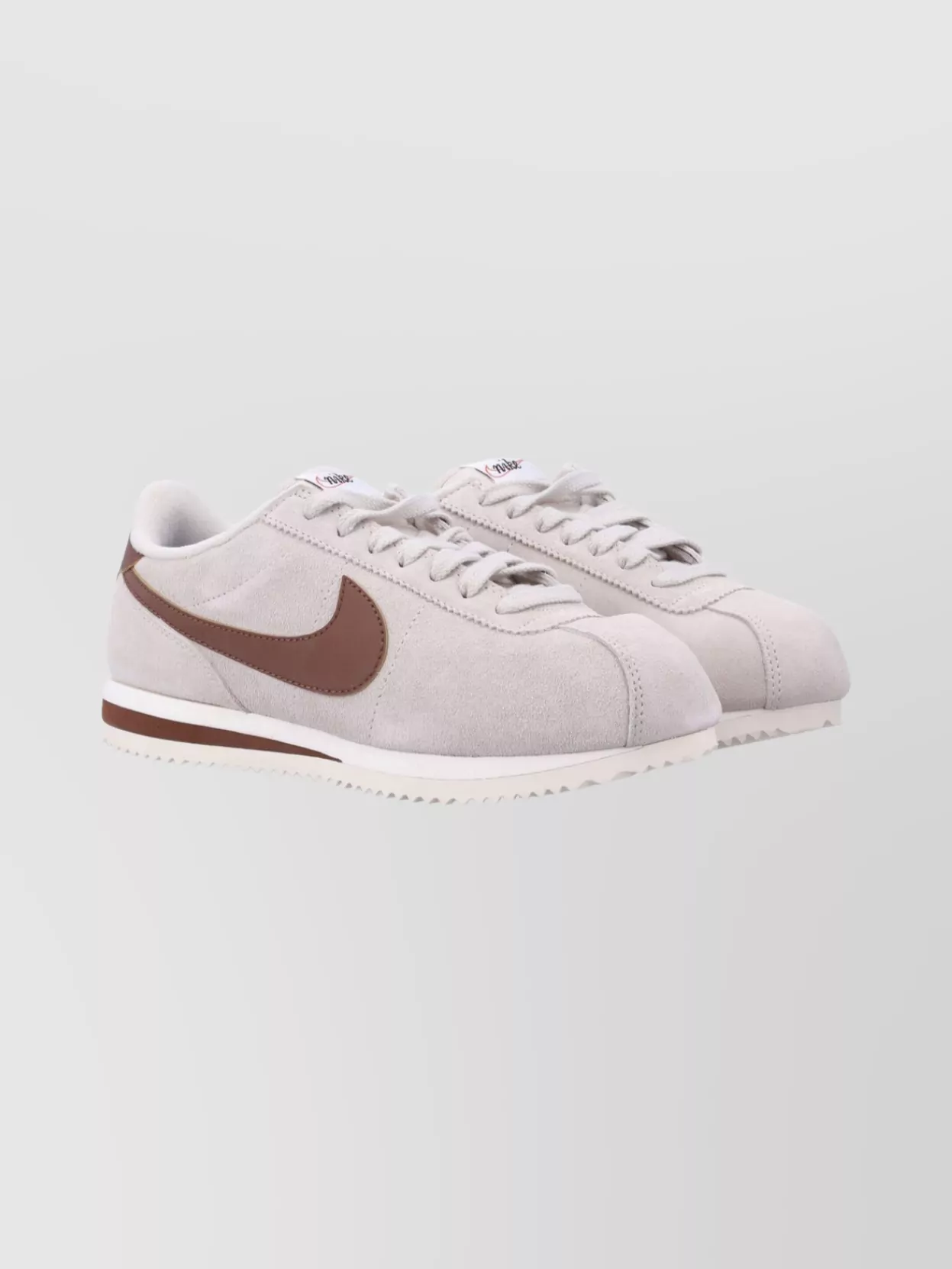 Nike Low-Top Sneakers With Enhanced Comfort Design