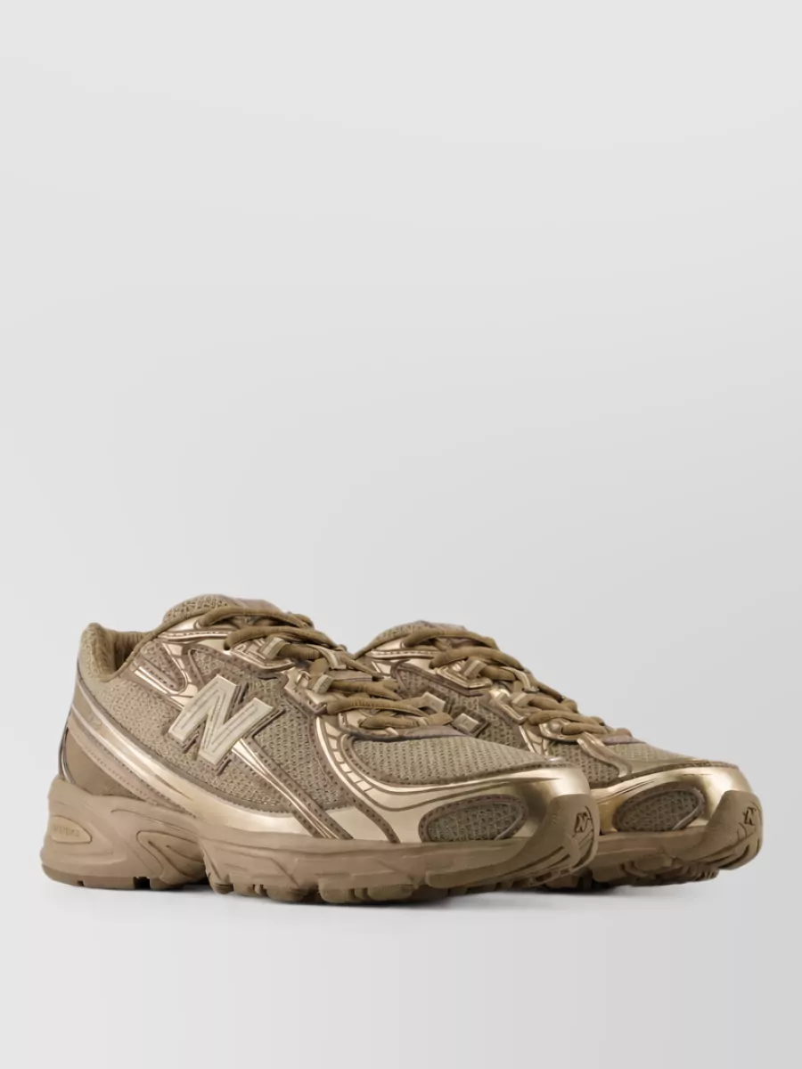 New Balance low-top sneakers