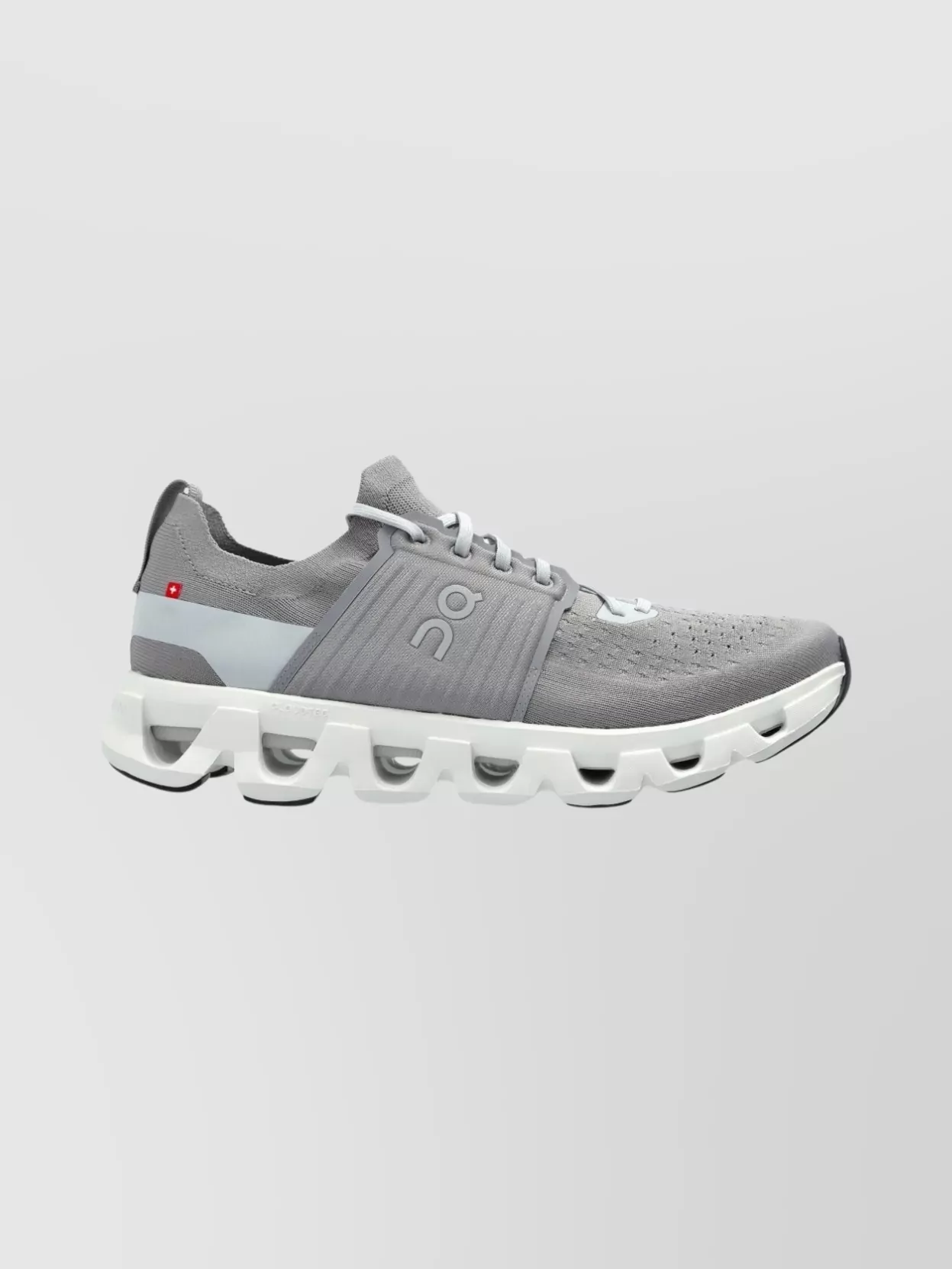 On Swift Cloud 4 Running Sneakers