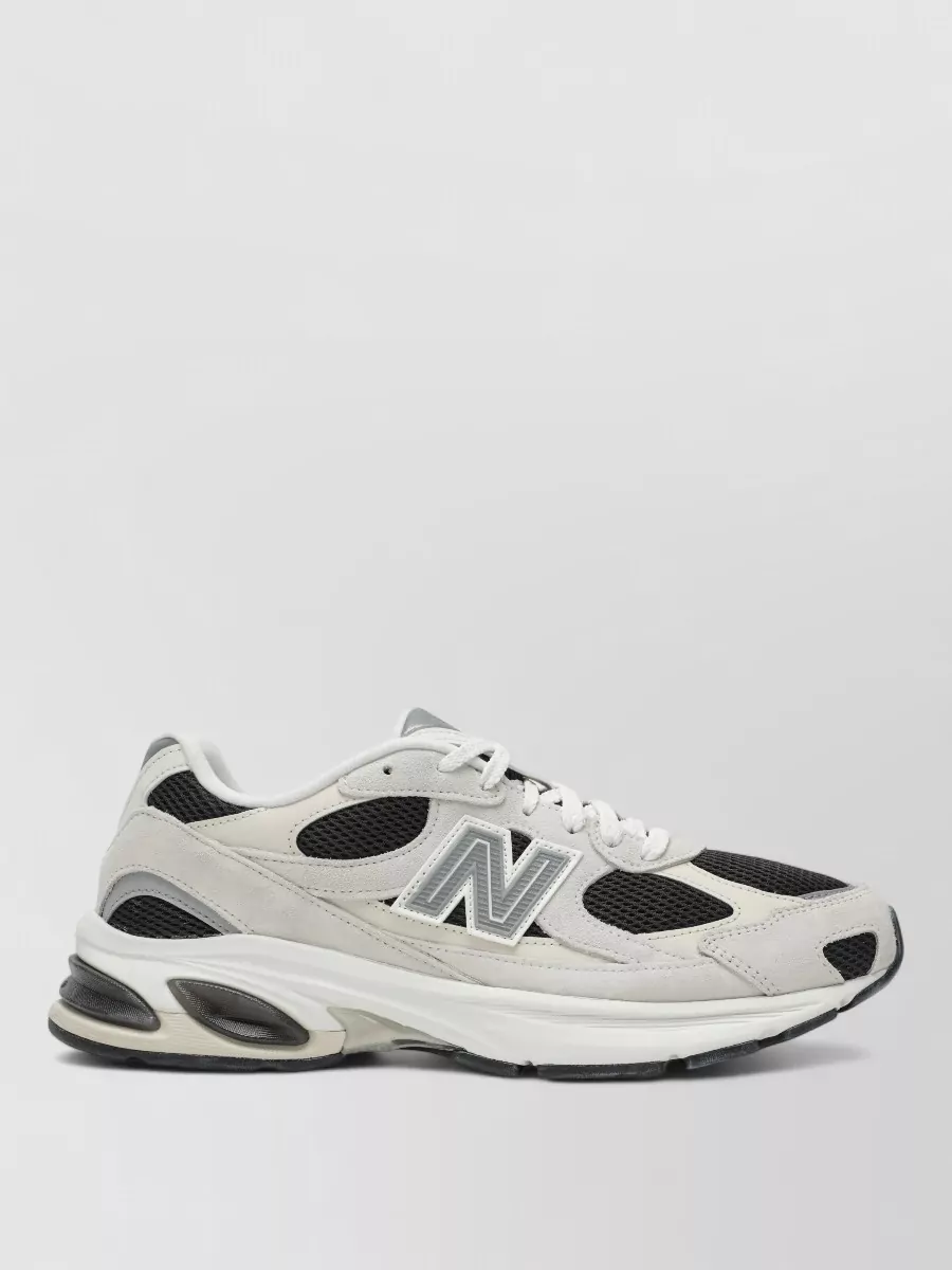 New Balance low-top sneakers
