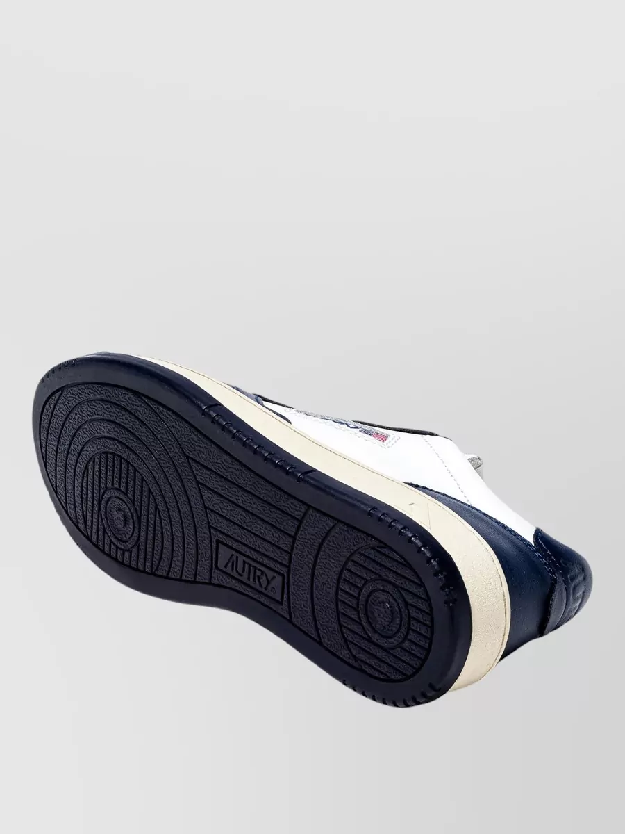 Autry Medal Icon Low Sneakers Perforated Toe