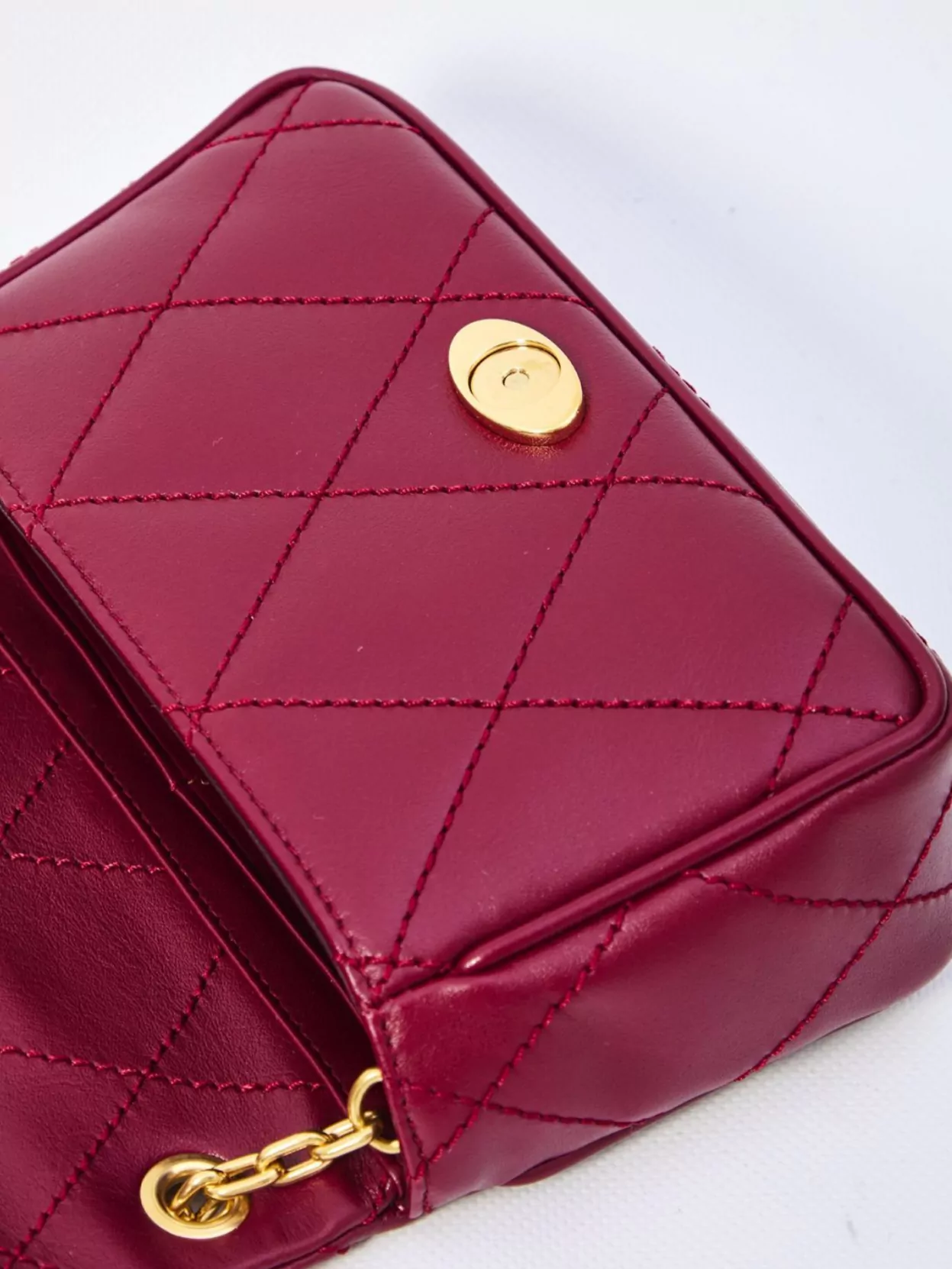 Burberry Chain Strap Pouch Bag