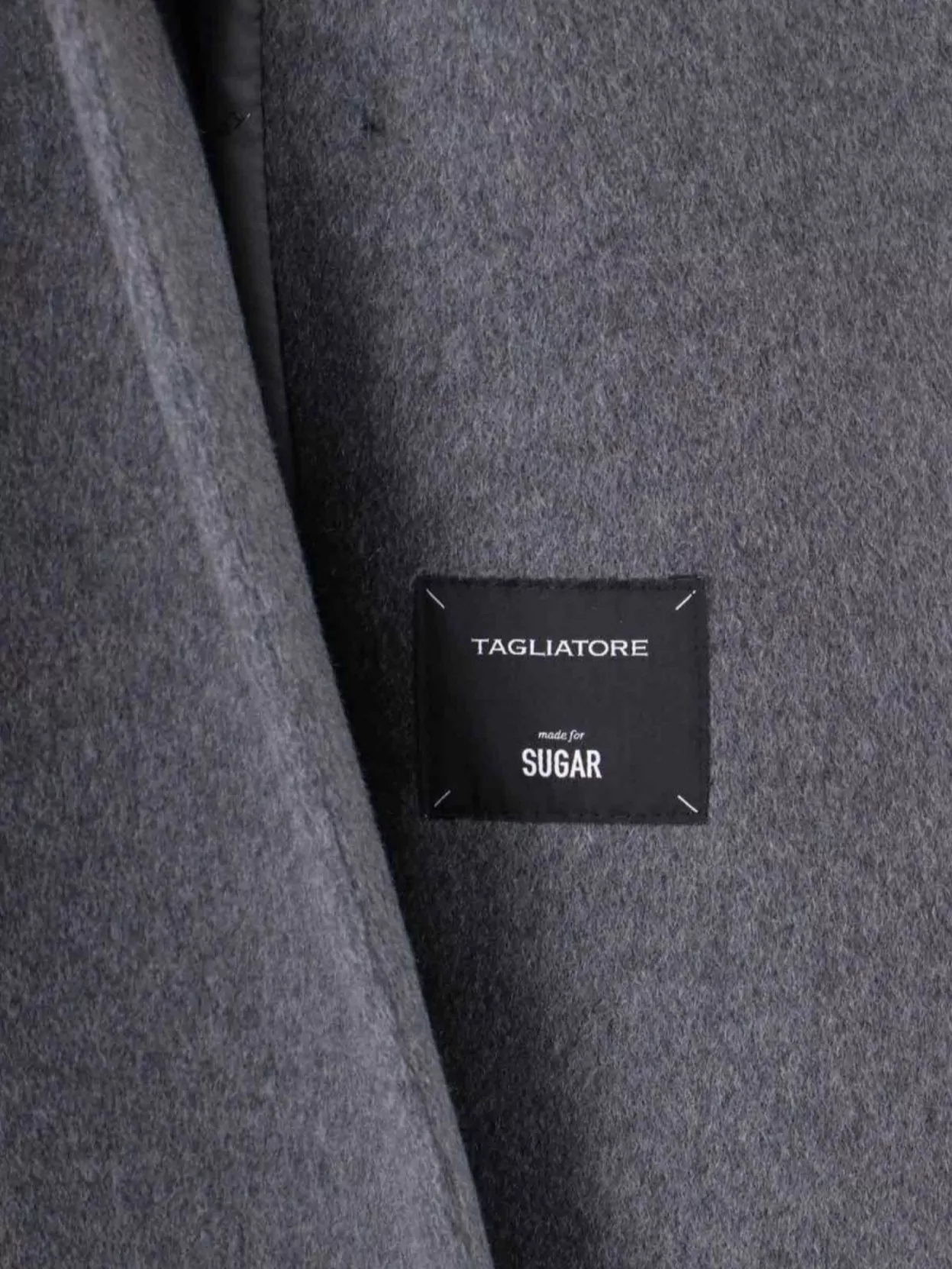 Tagliatore Stylish Jacket With Belted Waist And Buttons