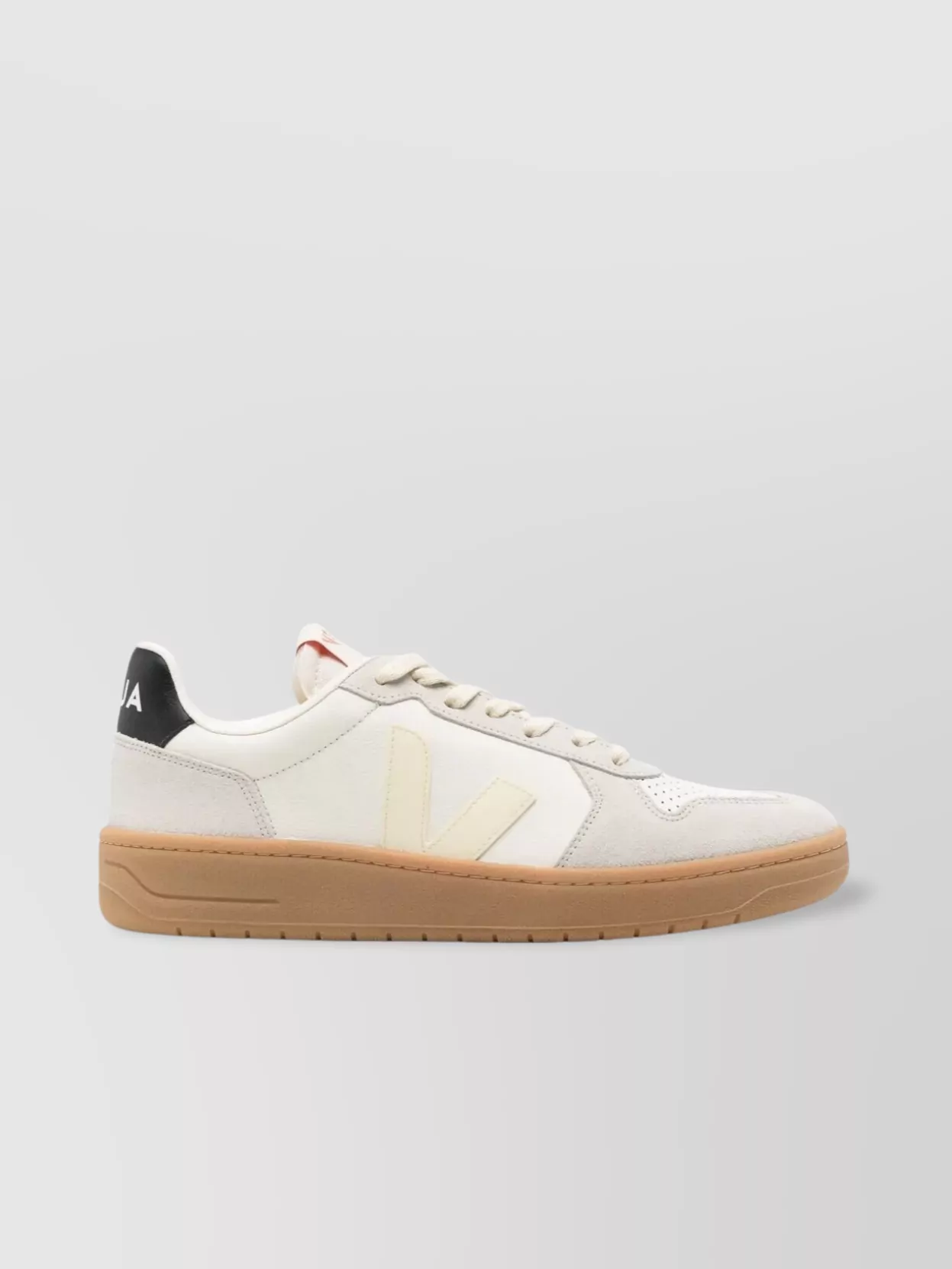 Veja Sneakers Grained Leather Contrast Heel