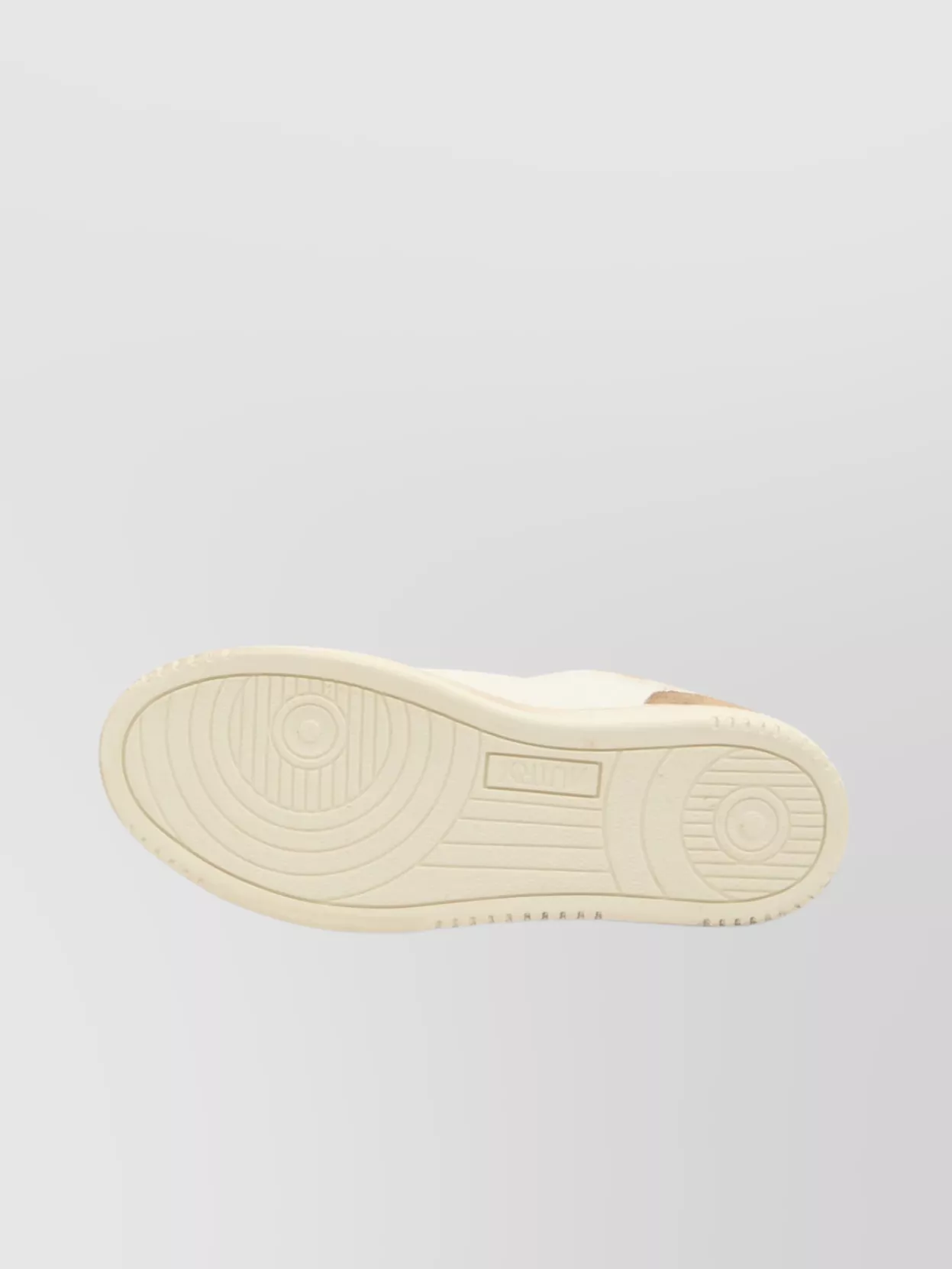 Autry Vintage Distressed Leather Low-top Sneakers