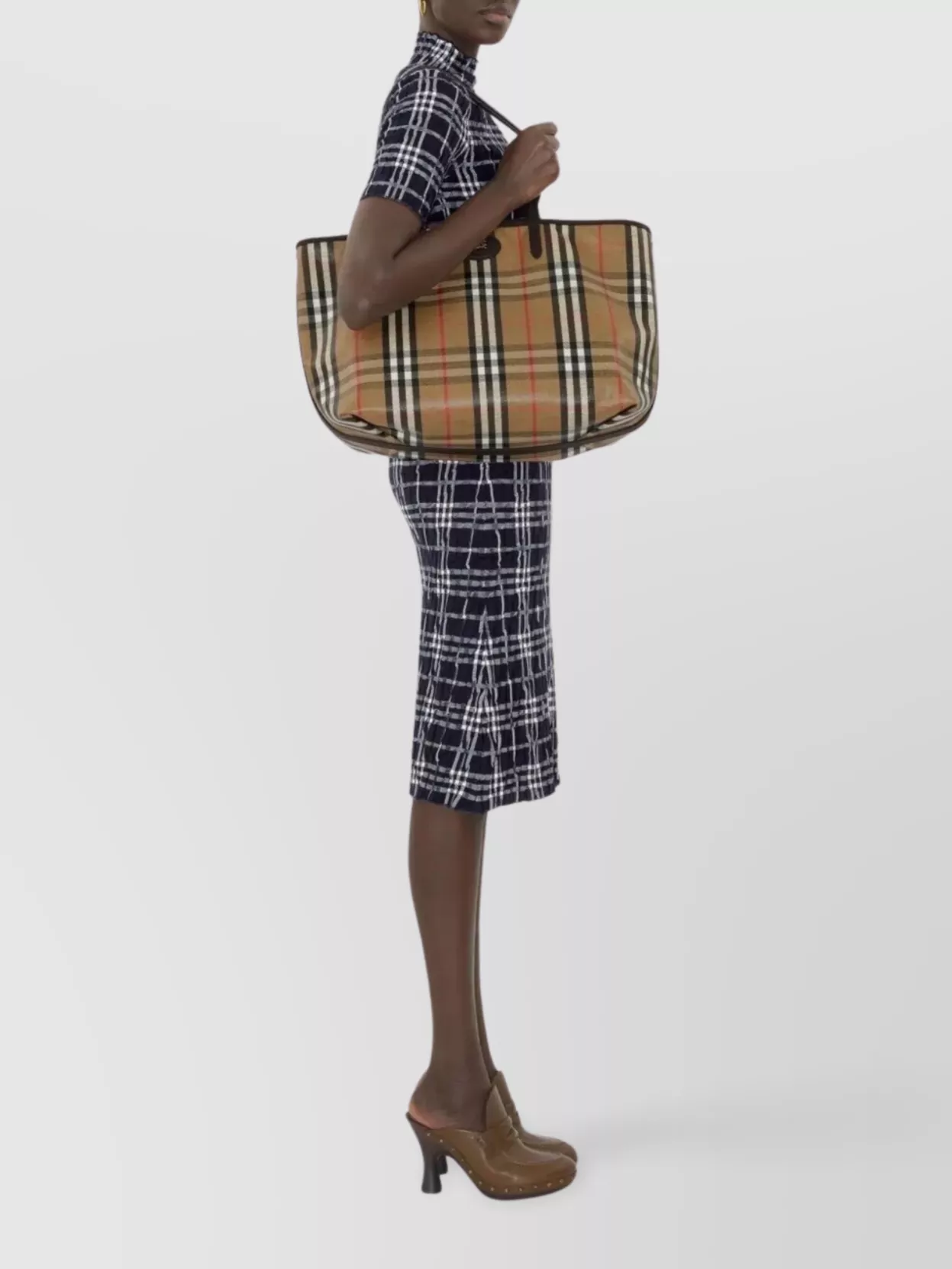 Burberry Medium Tote Bag Highlands Rectangular Check