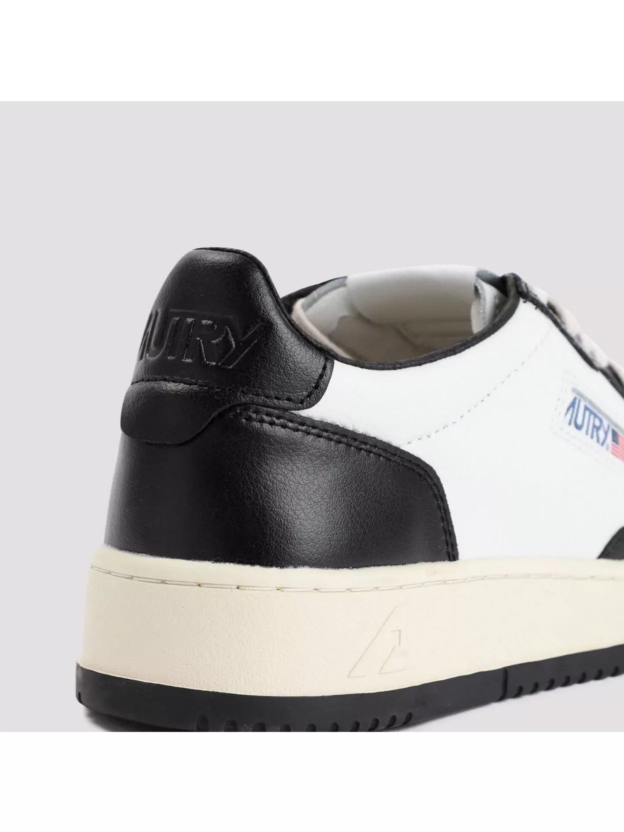 Autry Medalist Bicolor Leather Sneakers