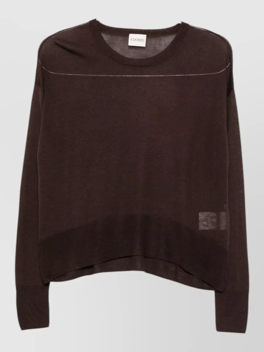 Closed fine-knit wool crew-neck sweater