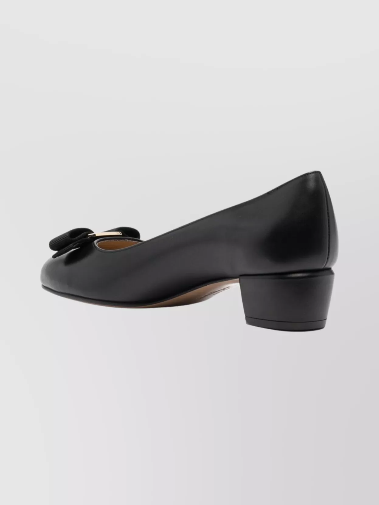 Ferragamo Signature Bow Pumps With Low Block Heel In Black