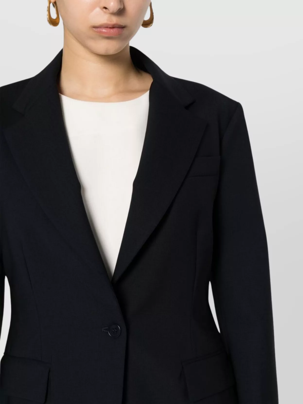 Parosh Tailored Wool Blazer Featuring Shoulder Pads