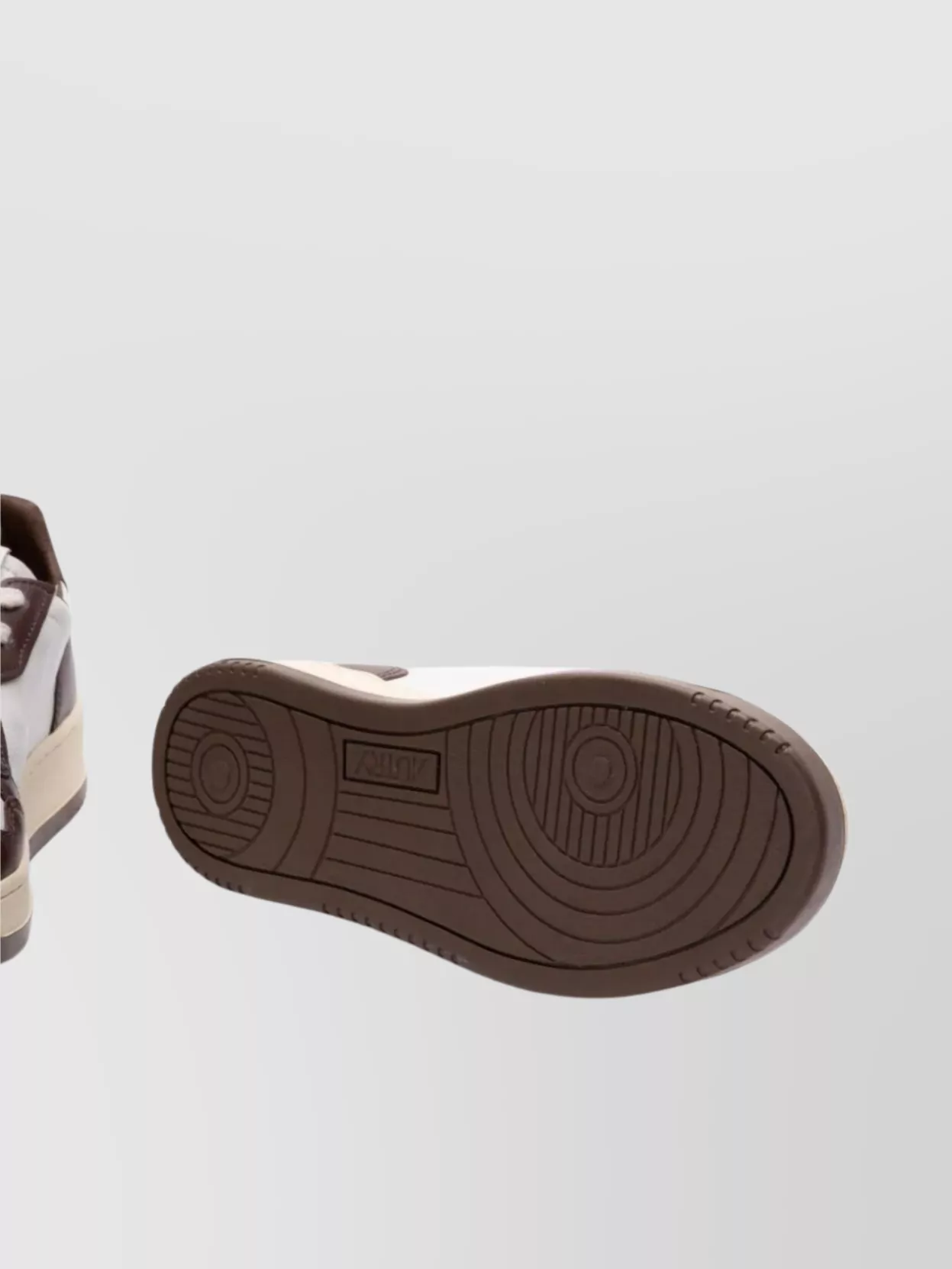 Autry Medalist Low Calfskin Sneakers