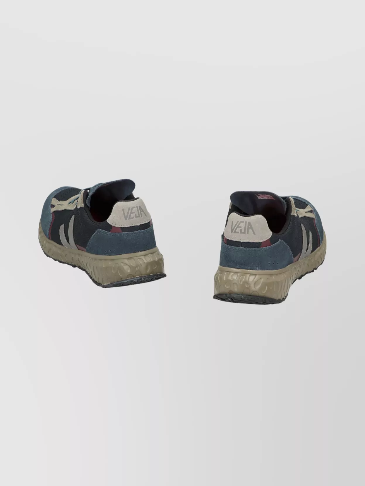 Veja Low-Top Condor Royale Sport Sneakers