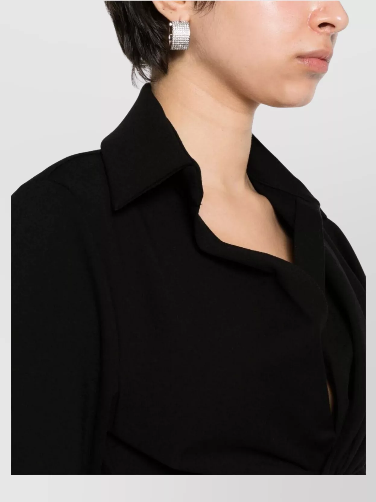 Gauge81 Cropped Twist Front Shirt With Long Sleeves