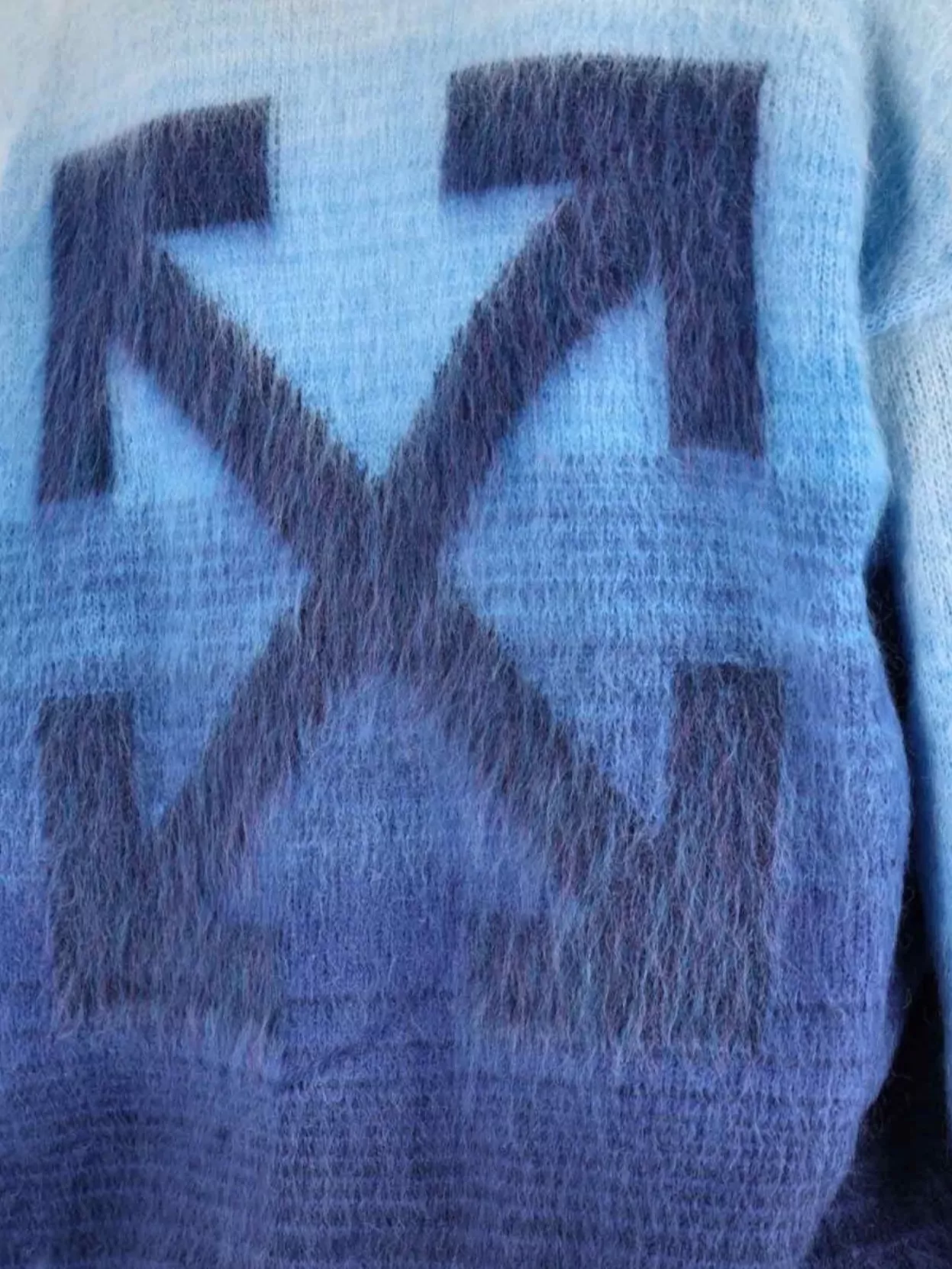 Off-White Gradient Crewneck Sweater With Ribbed Cuffs And Hem