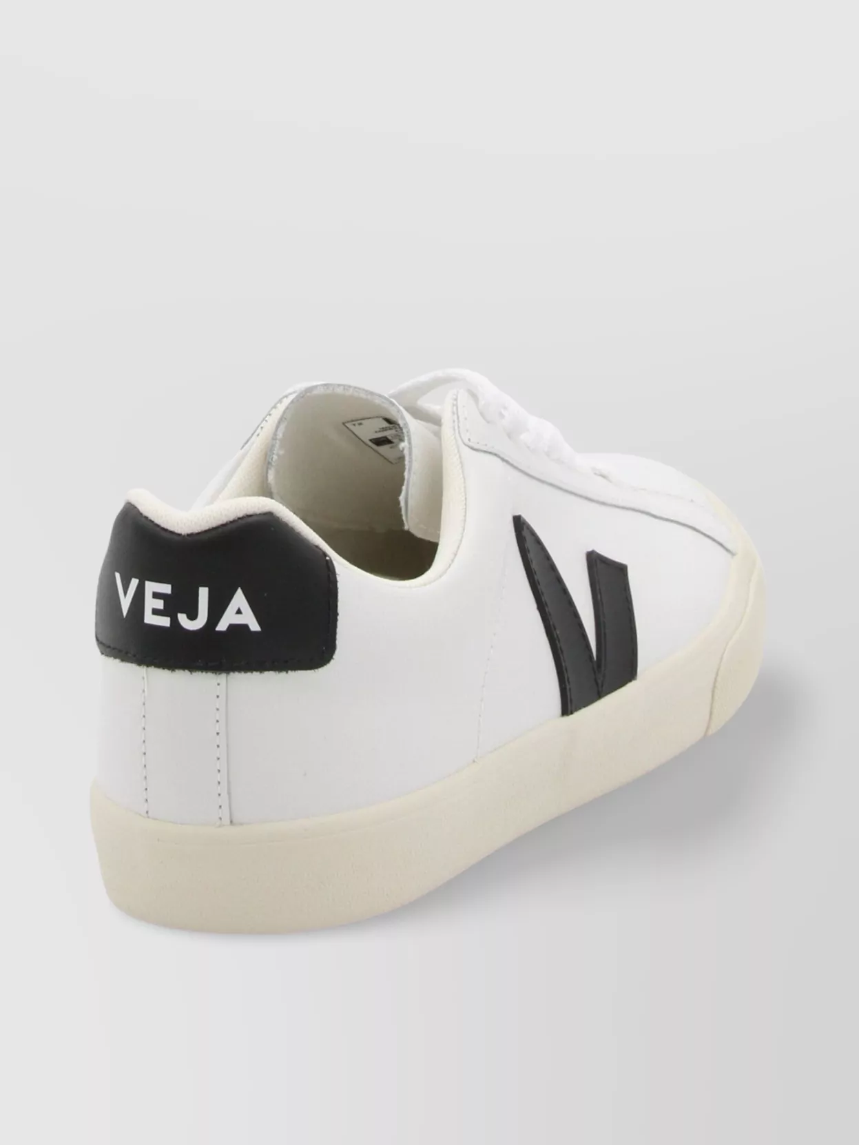 Veja Low Top Sneakers With Contrast Heel Tab