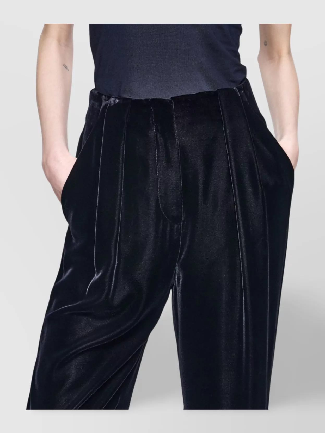 Giorgio Armani Stylish Trousers With Pleats And Pockets