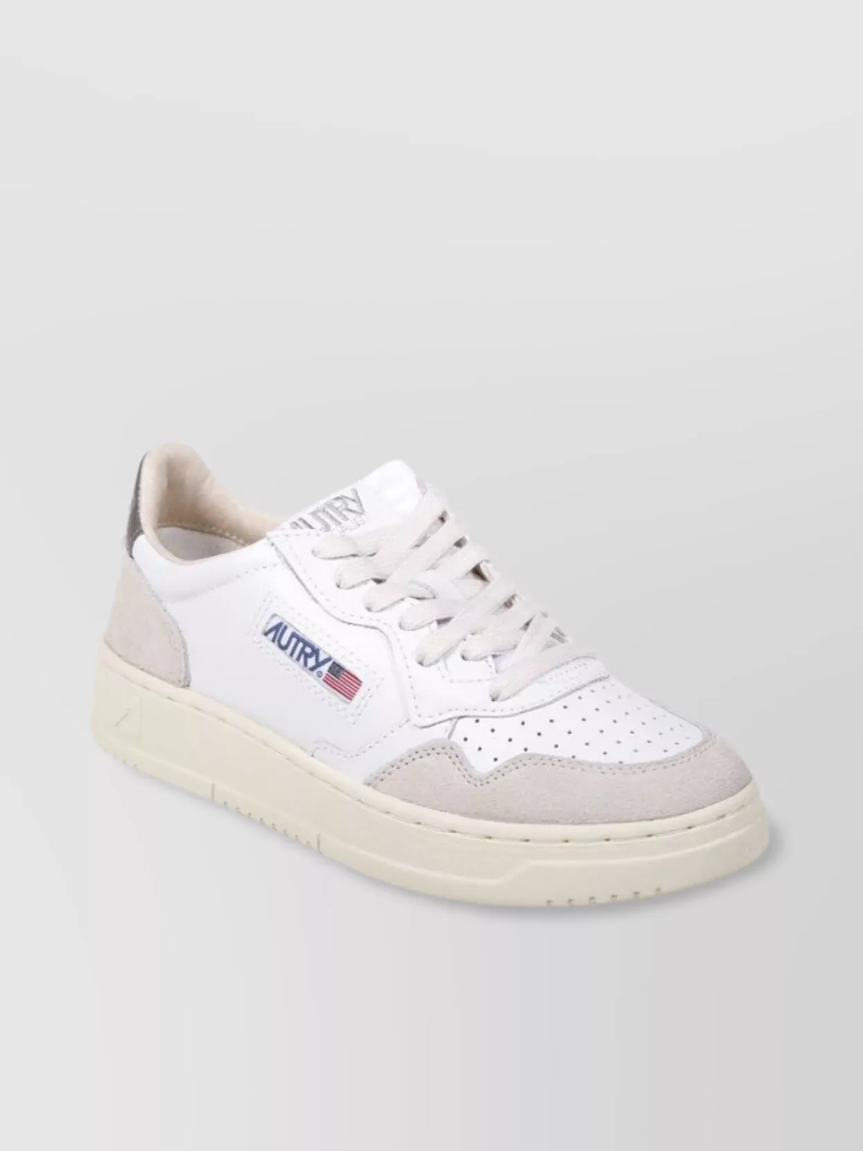 Autry Low Sneaker With Contrast Heel Tab