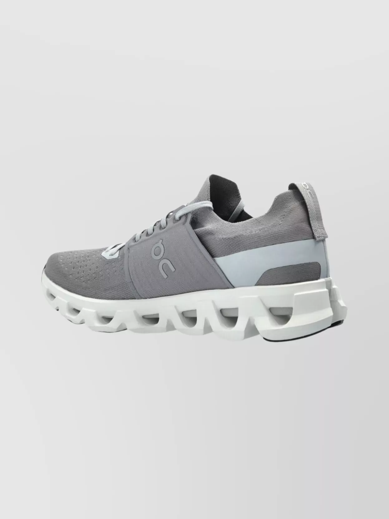 On Swift Cloud 4 Running Sneakers